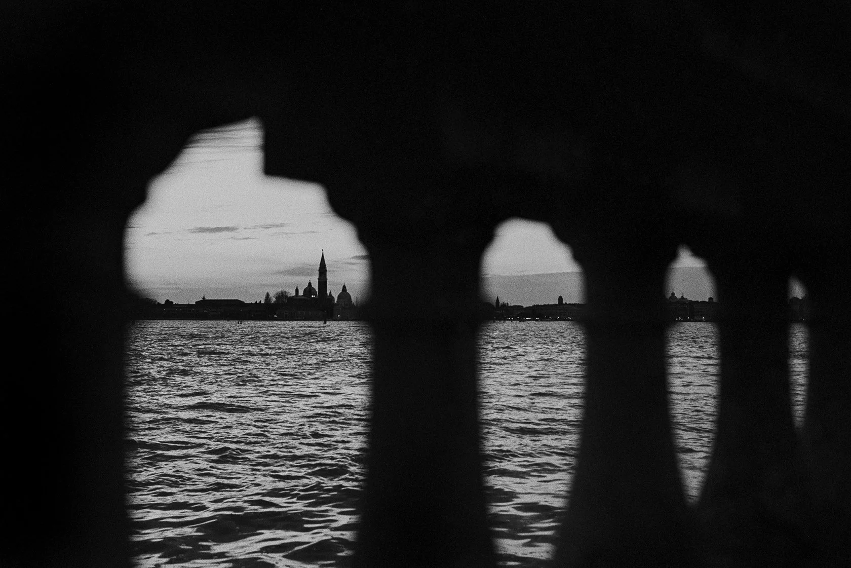 Maggiore siluett - M5 35mm - HP5 800.jpg