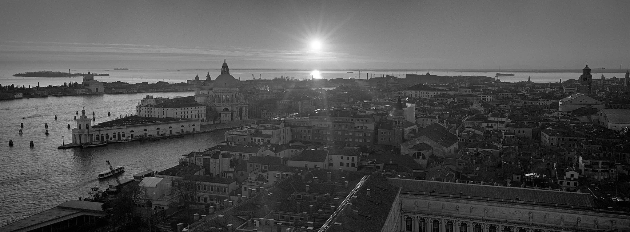 Venezia-Xpan-TMAX400-0208 RED.jpg