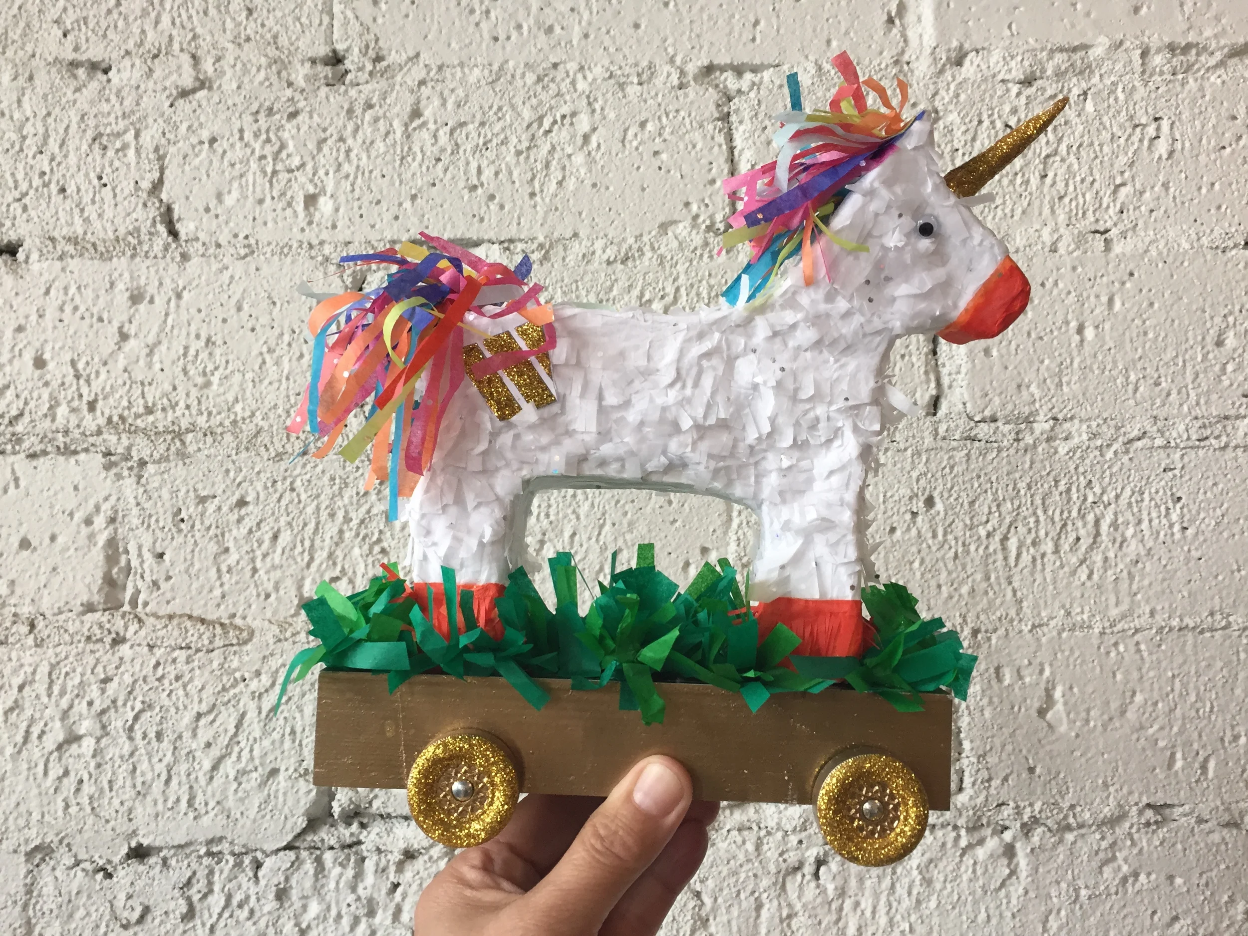 a-magical-unicorn-pi-ata-pinewood-derby-car-the-study-portland