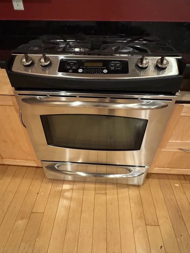 GE Profile 30" Natural Gas Slide in Range L650