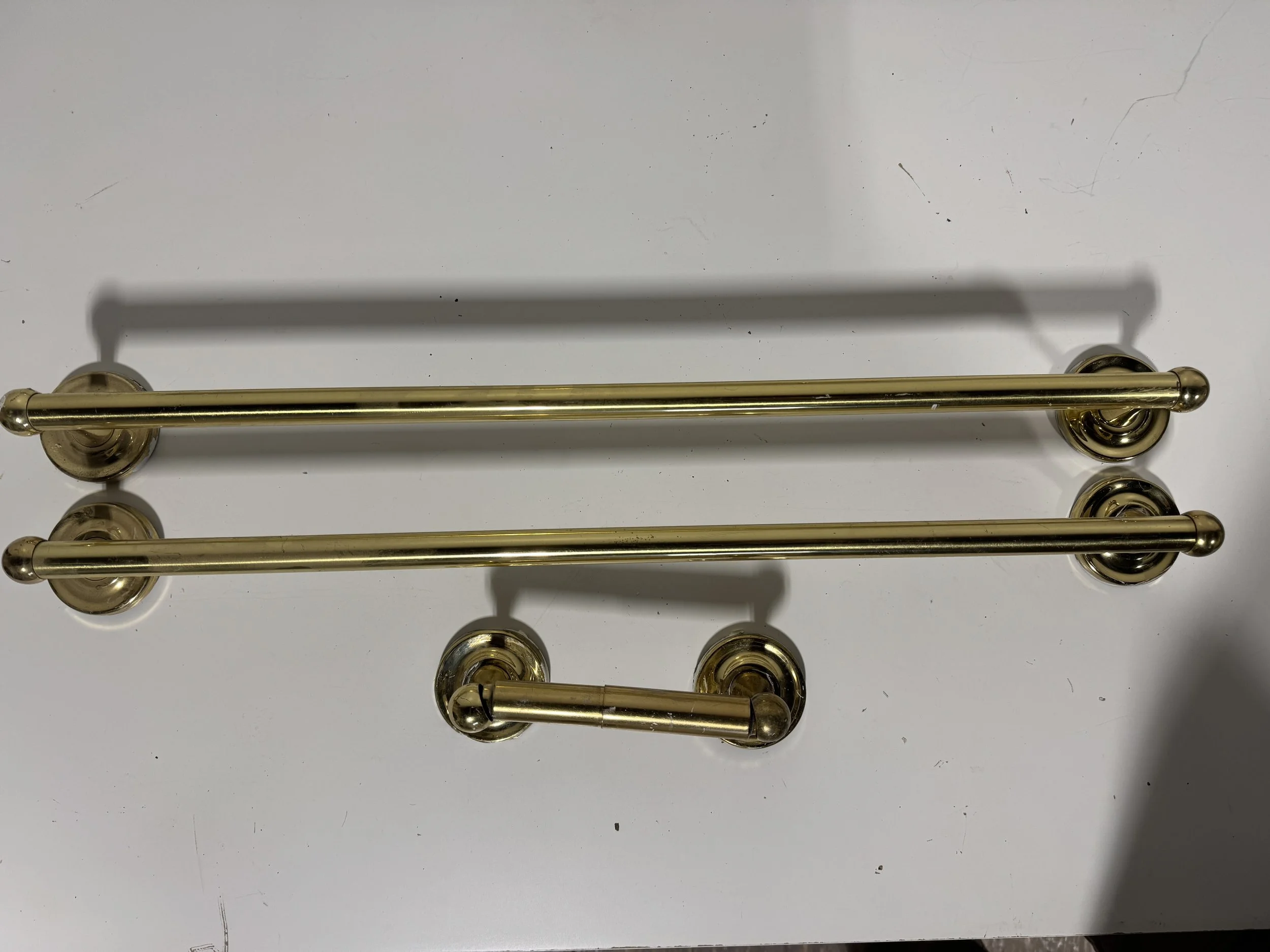 Brass Finish Bath Accessory Set Z999 E