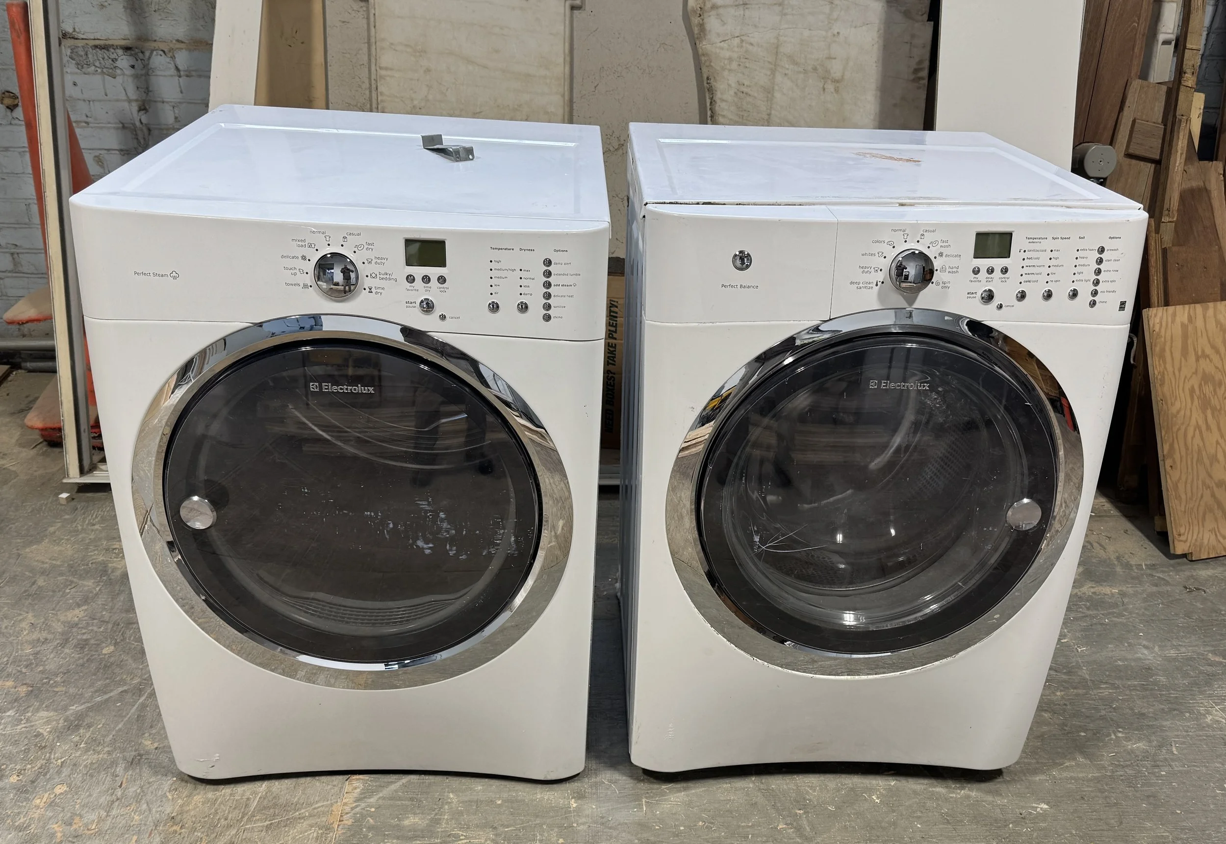 Electrolux Washer and Gas Dryer Set Z999