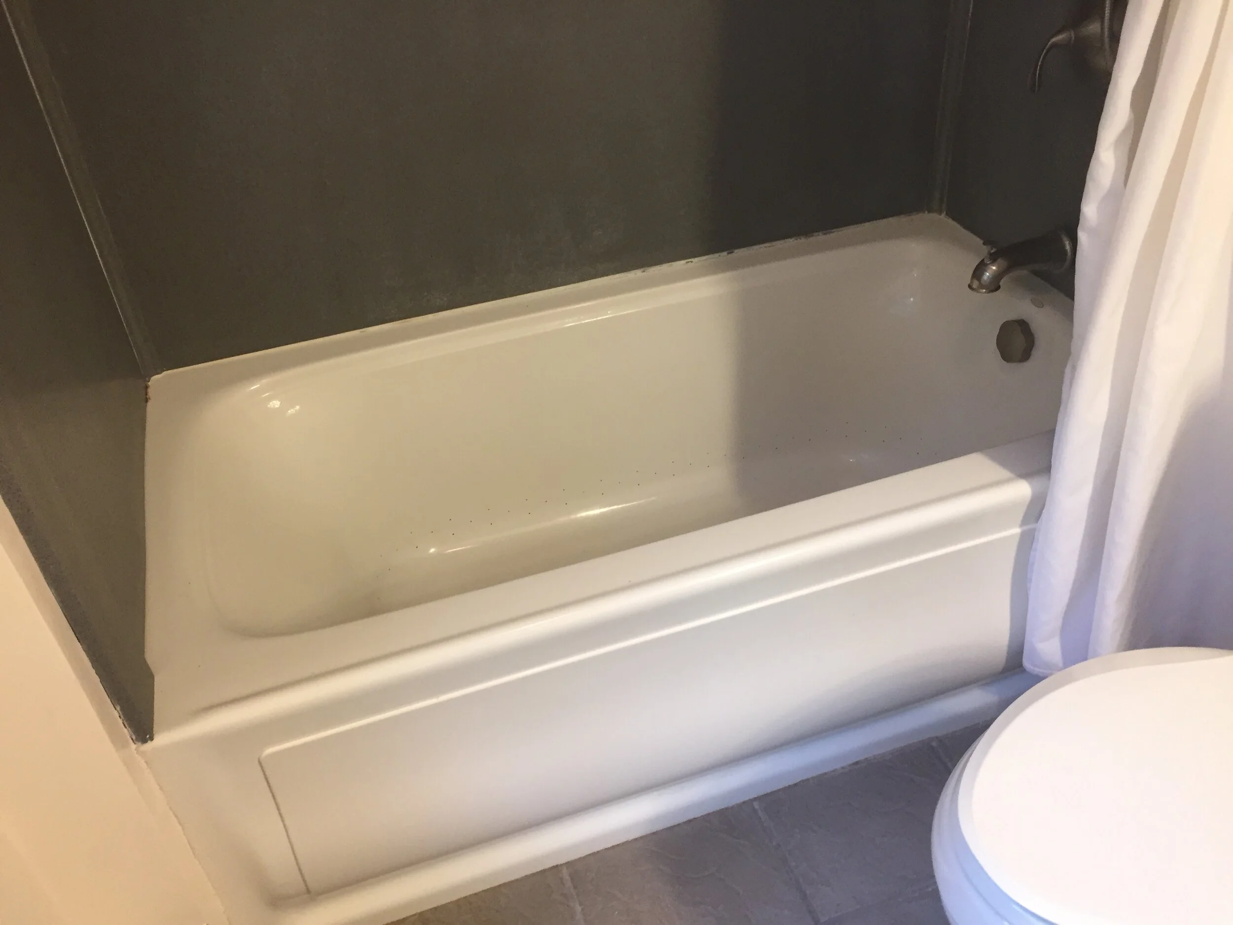 Kohler Air Tub- BX72