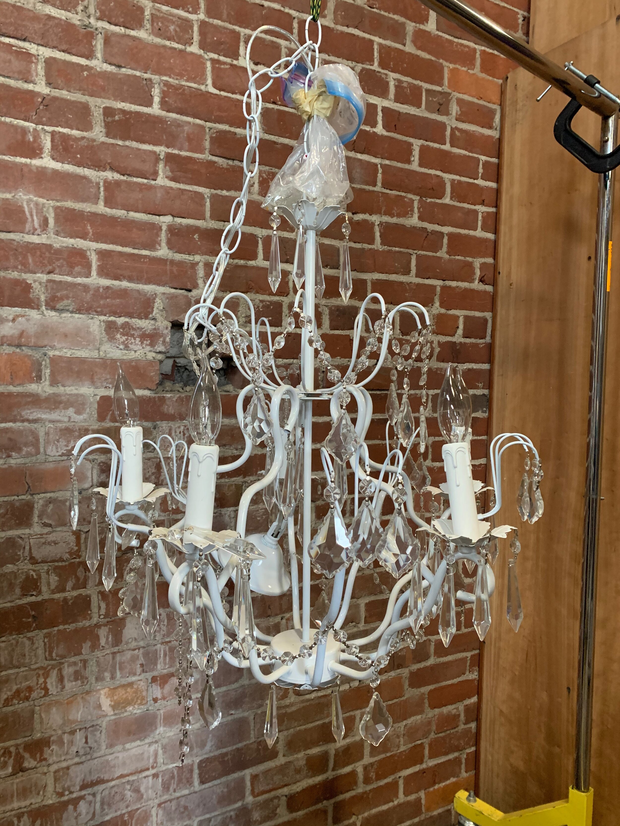 White Chandelier B202
