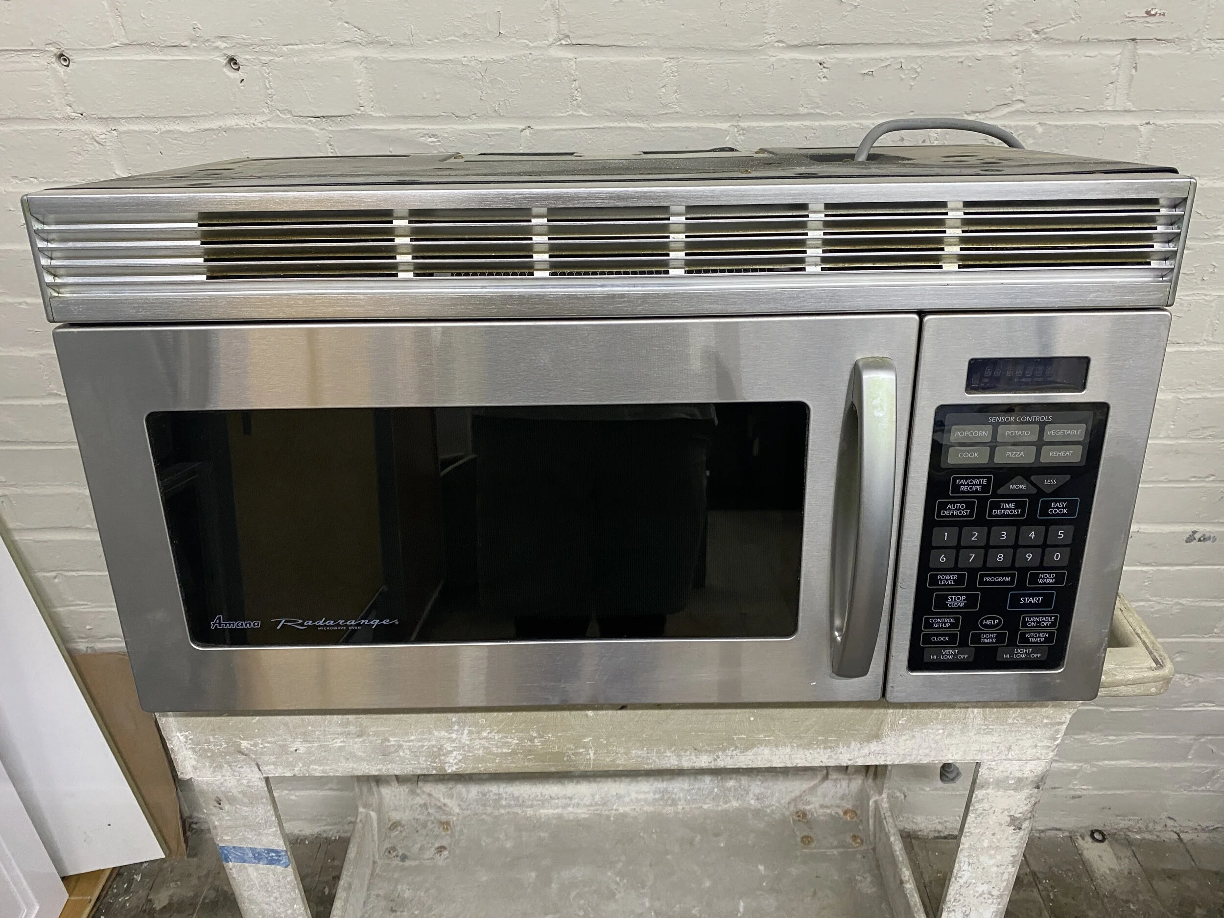 Amana Microwave N592