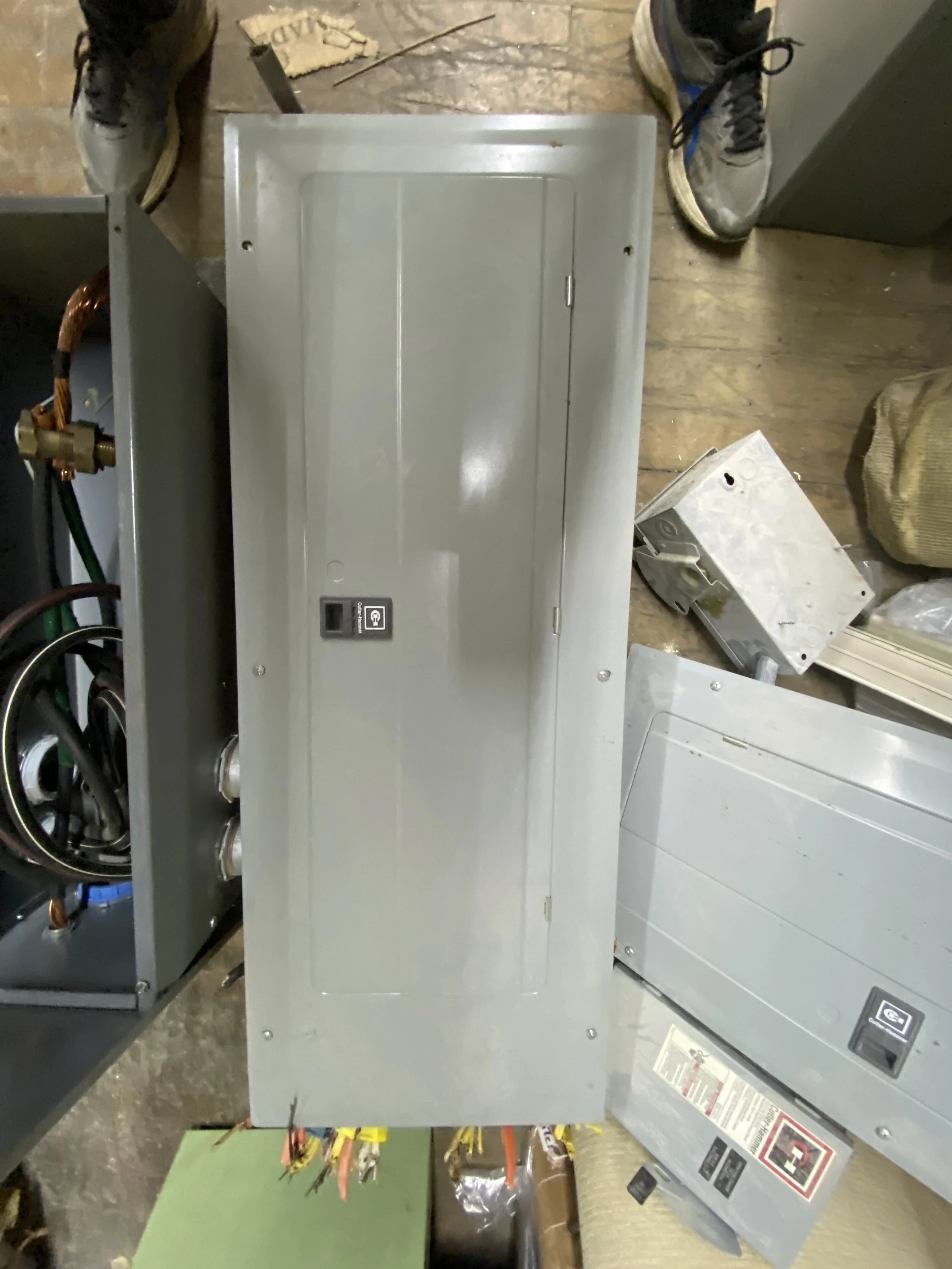 Cutler Hammer 200 AMP  Electric Panel C812