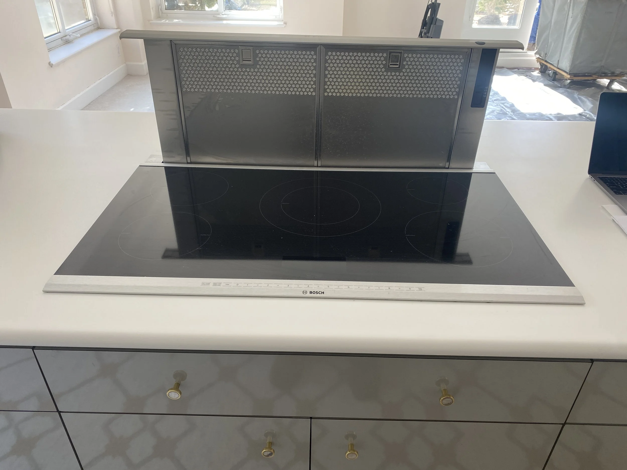Bosch 37" Downdraft vent B103