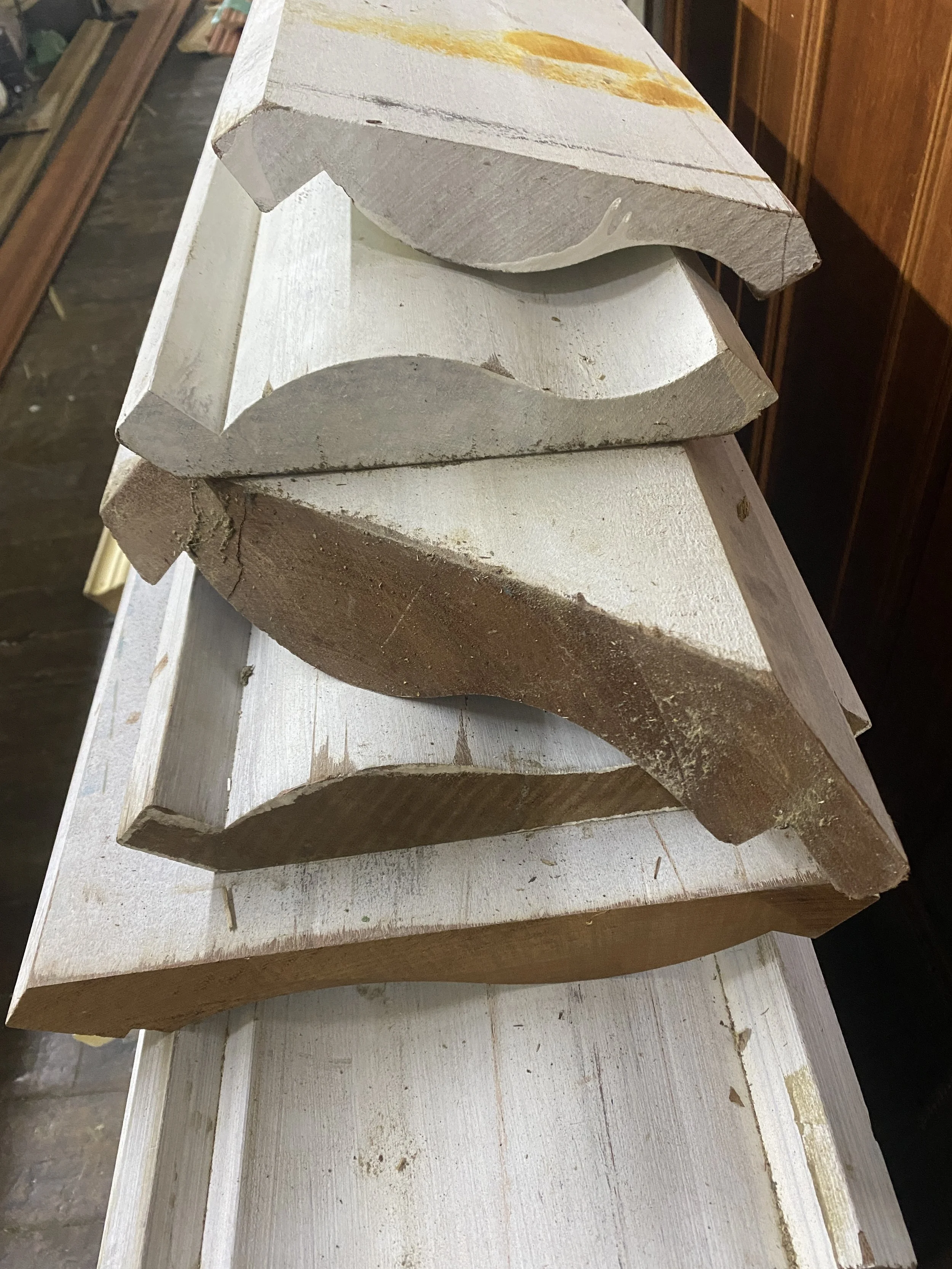 Mahogany Crown Molding Z999