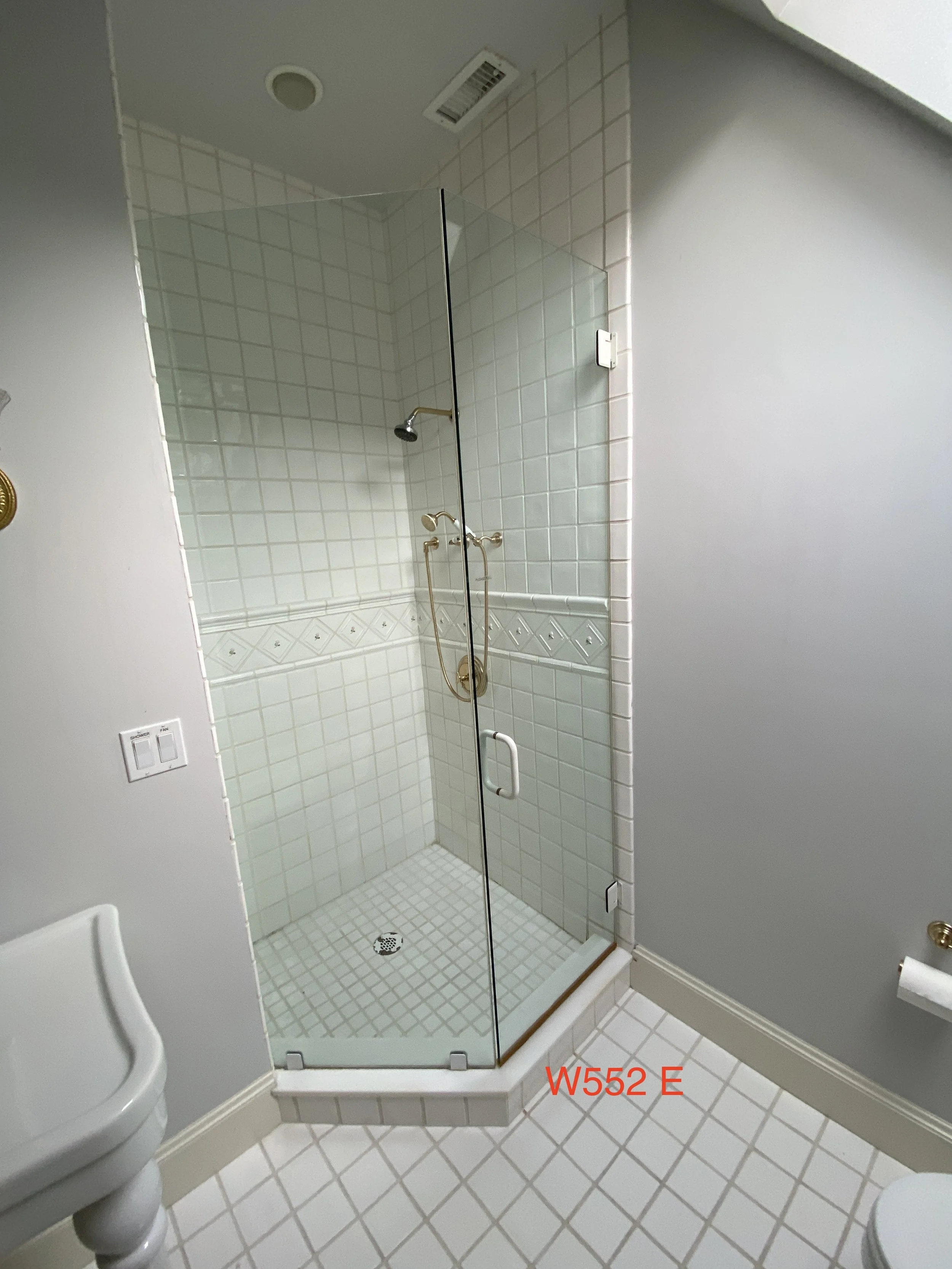Shower Door W552 E