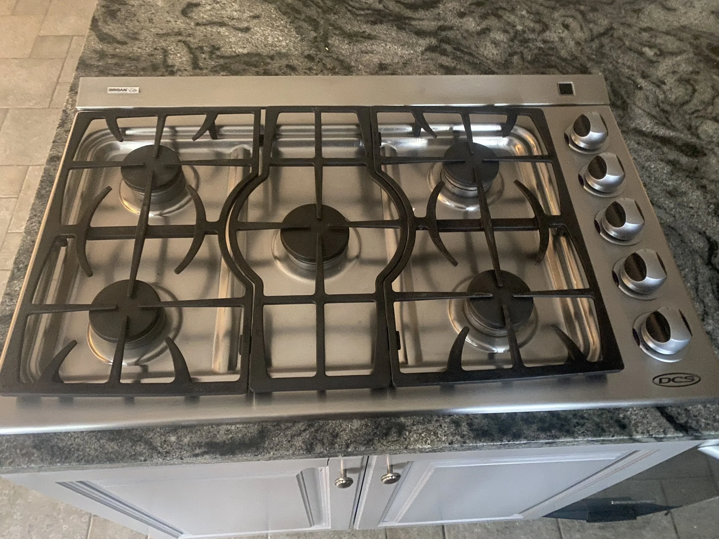 DCS Professional 36” Natural Gas Cooktop C173
