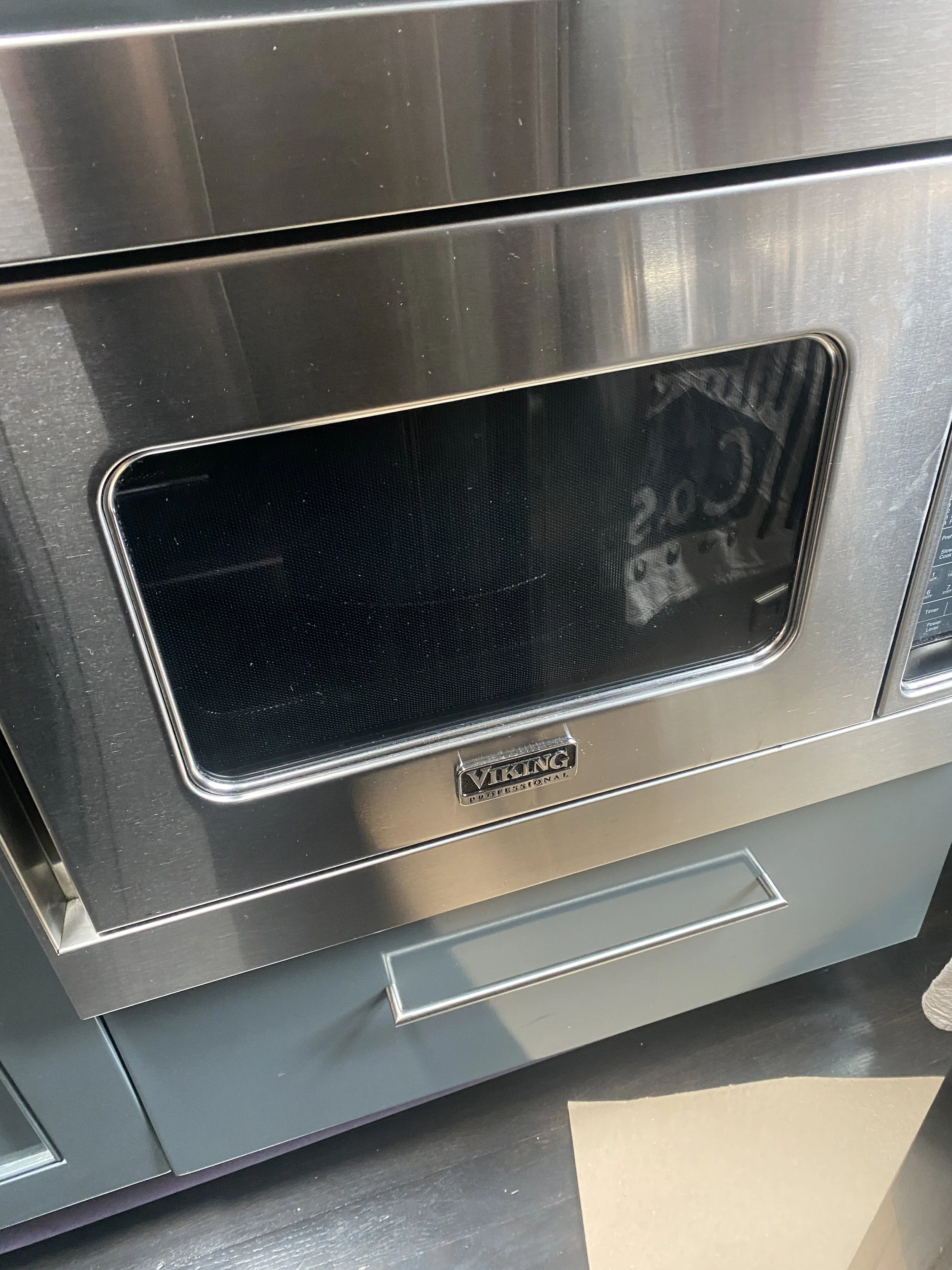 Viking Professional Convection Microwave B125