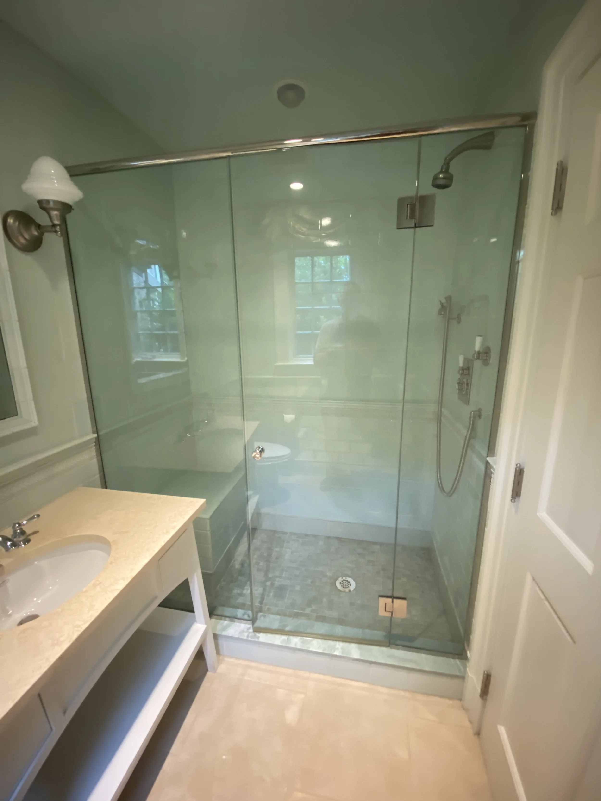 Shower Door B W552