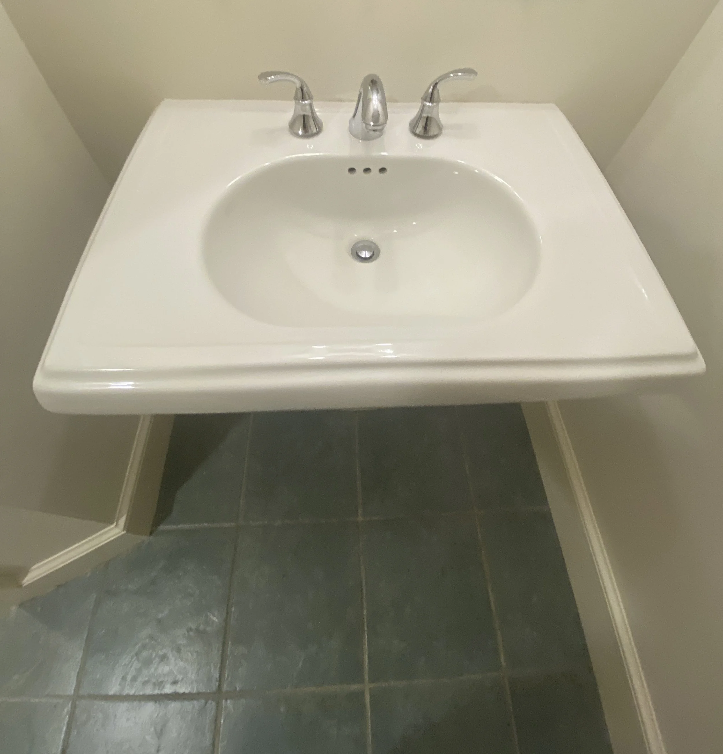 American Standard Pedestal Sink C806 F