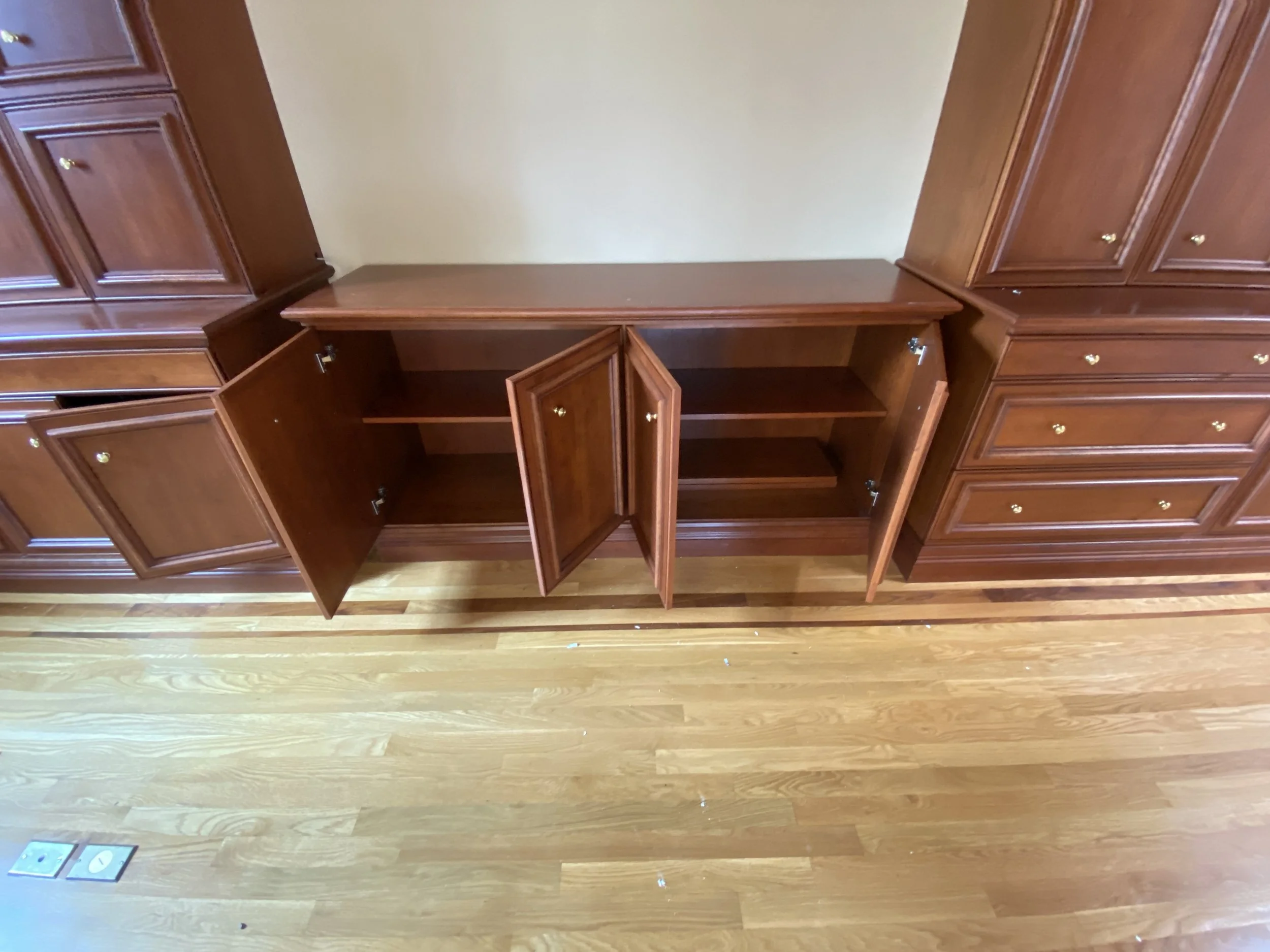 Cherry Front Base Cabinets Z999