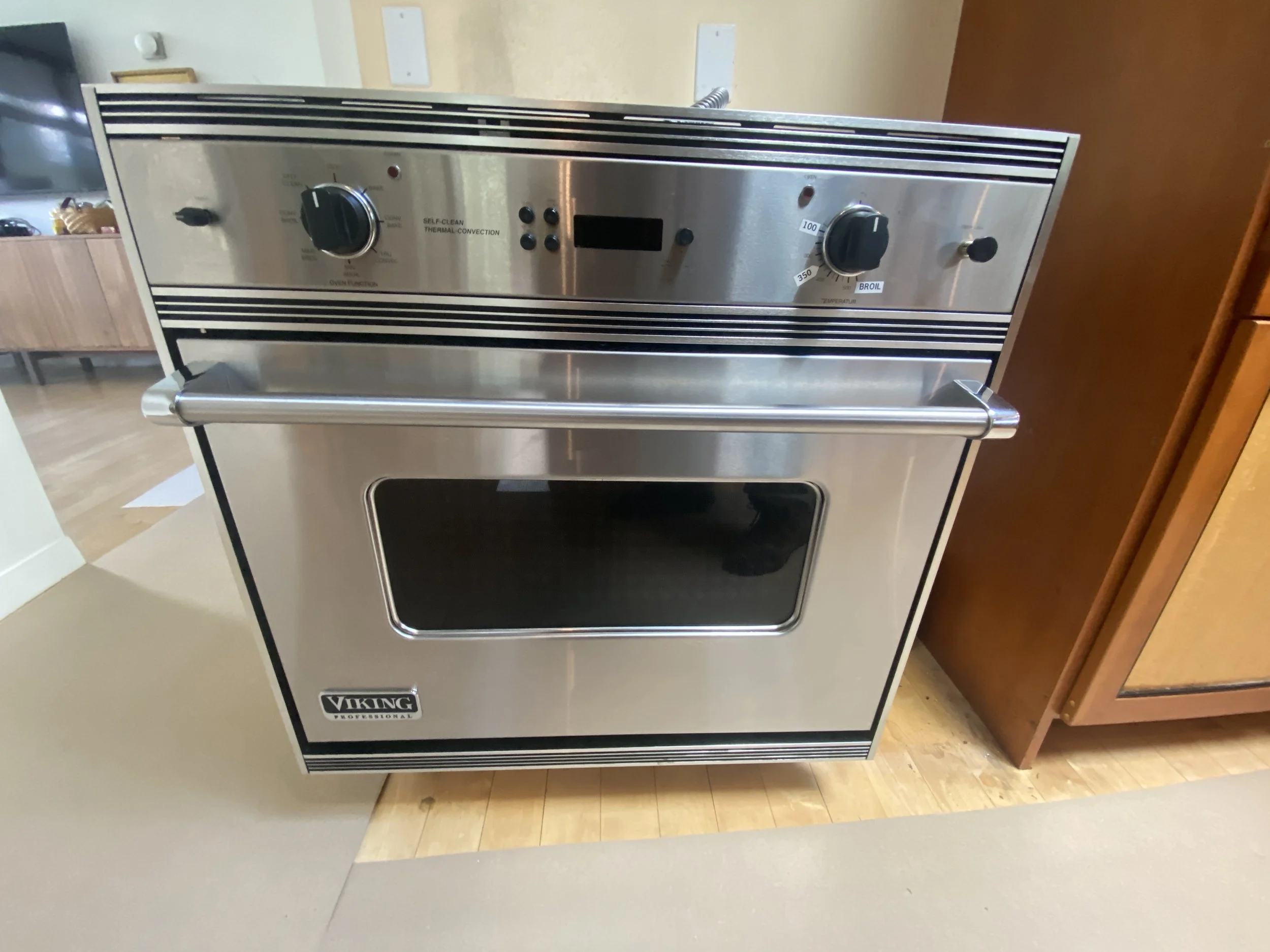 Viking 30" Convection Oven  CL18