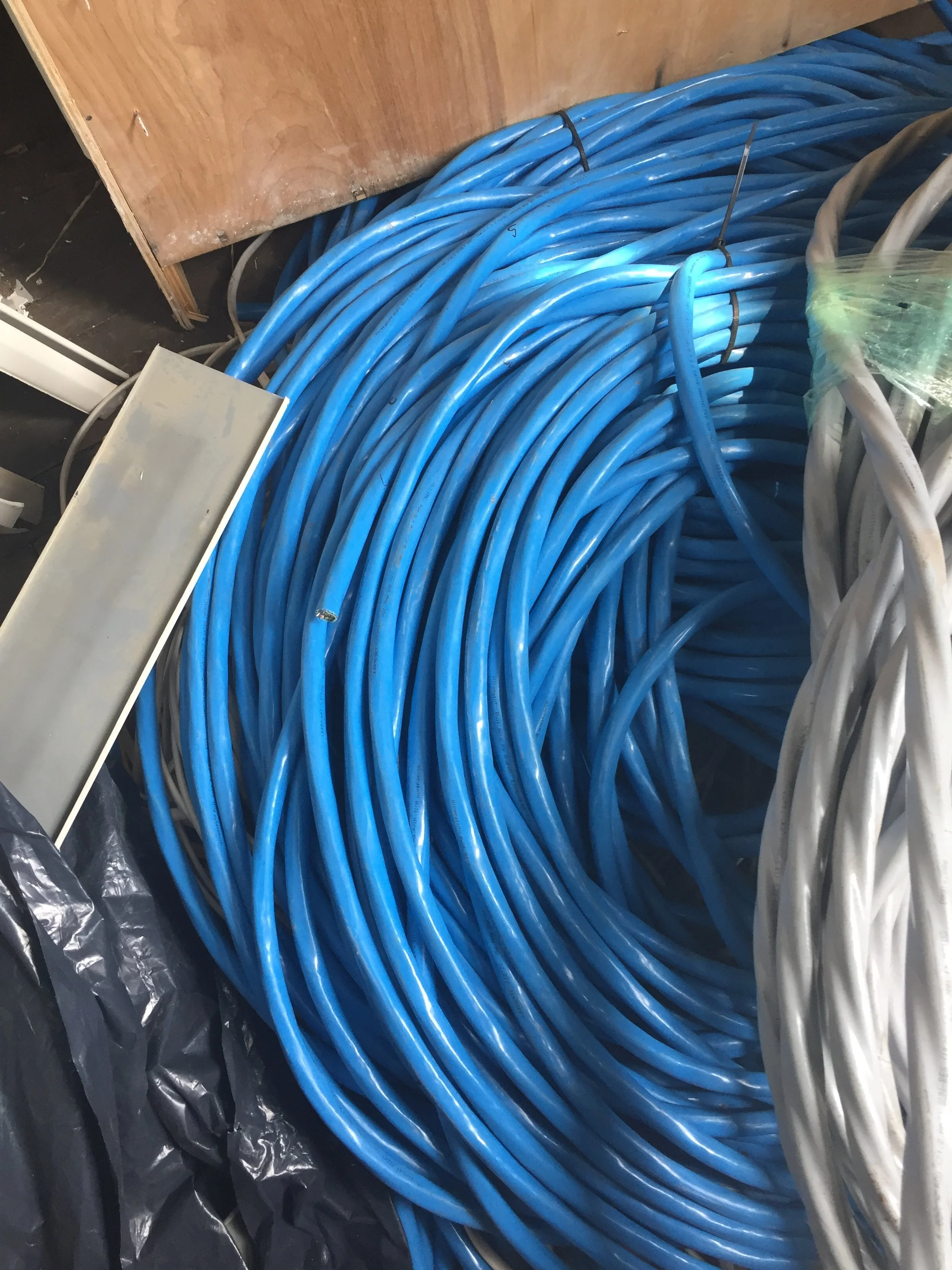 Wirepath™ RG6/U Quadshield Coaxial Cable + 3 x 350 MHz Cat 5e Wire Z999