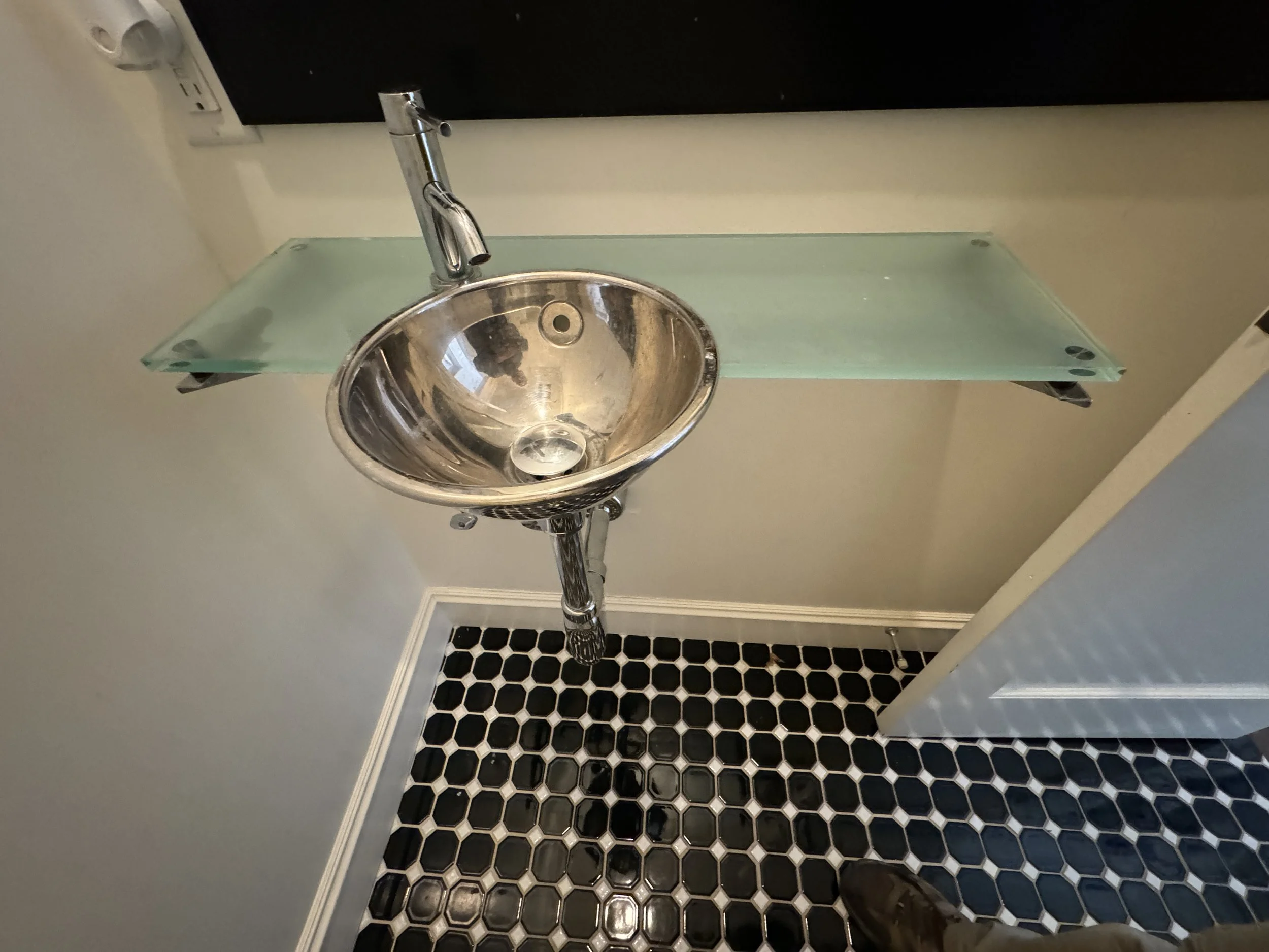 Wall Sink N540