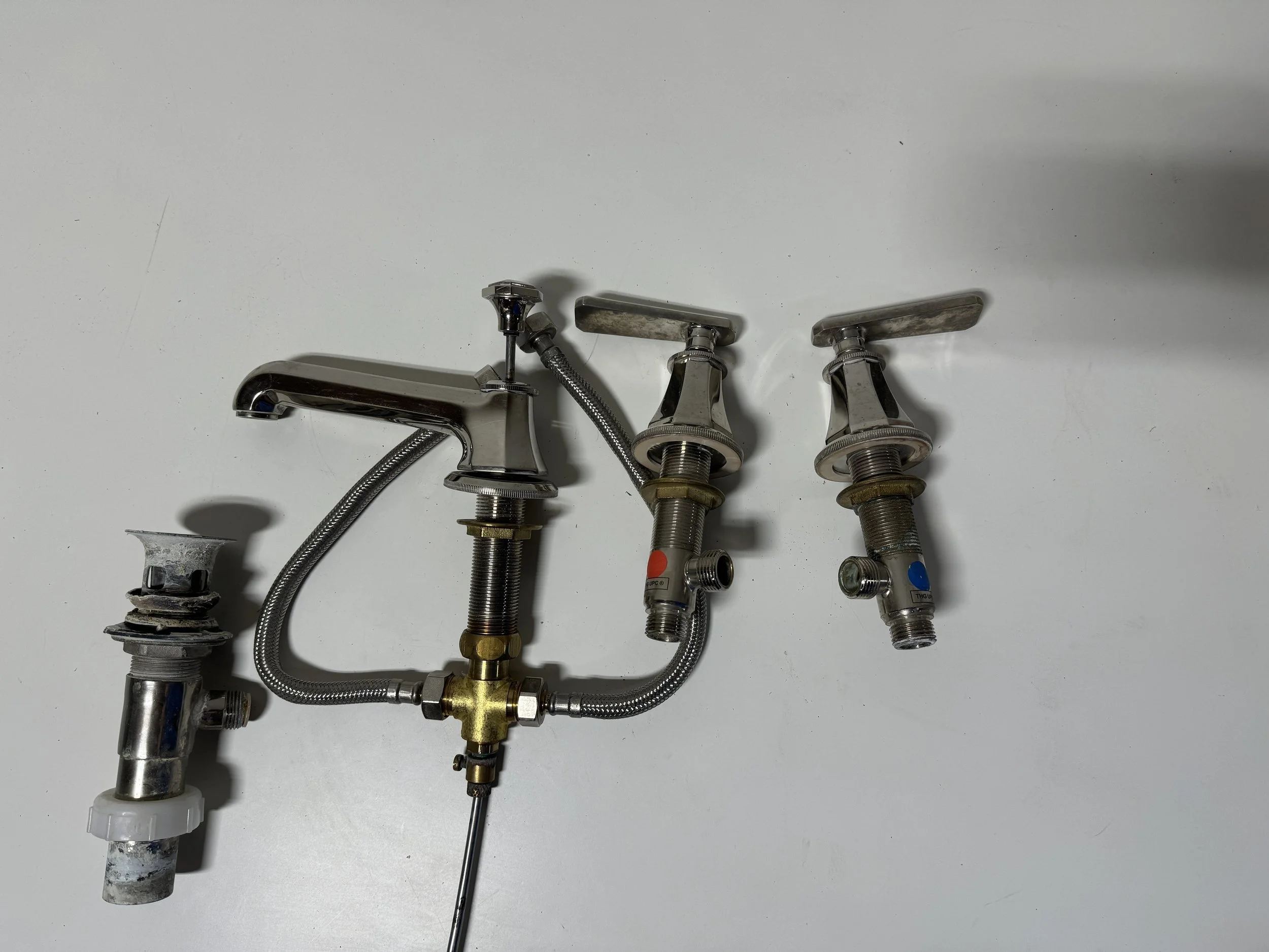 THG Paris Bath Fixture W309