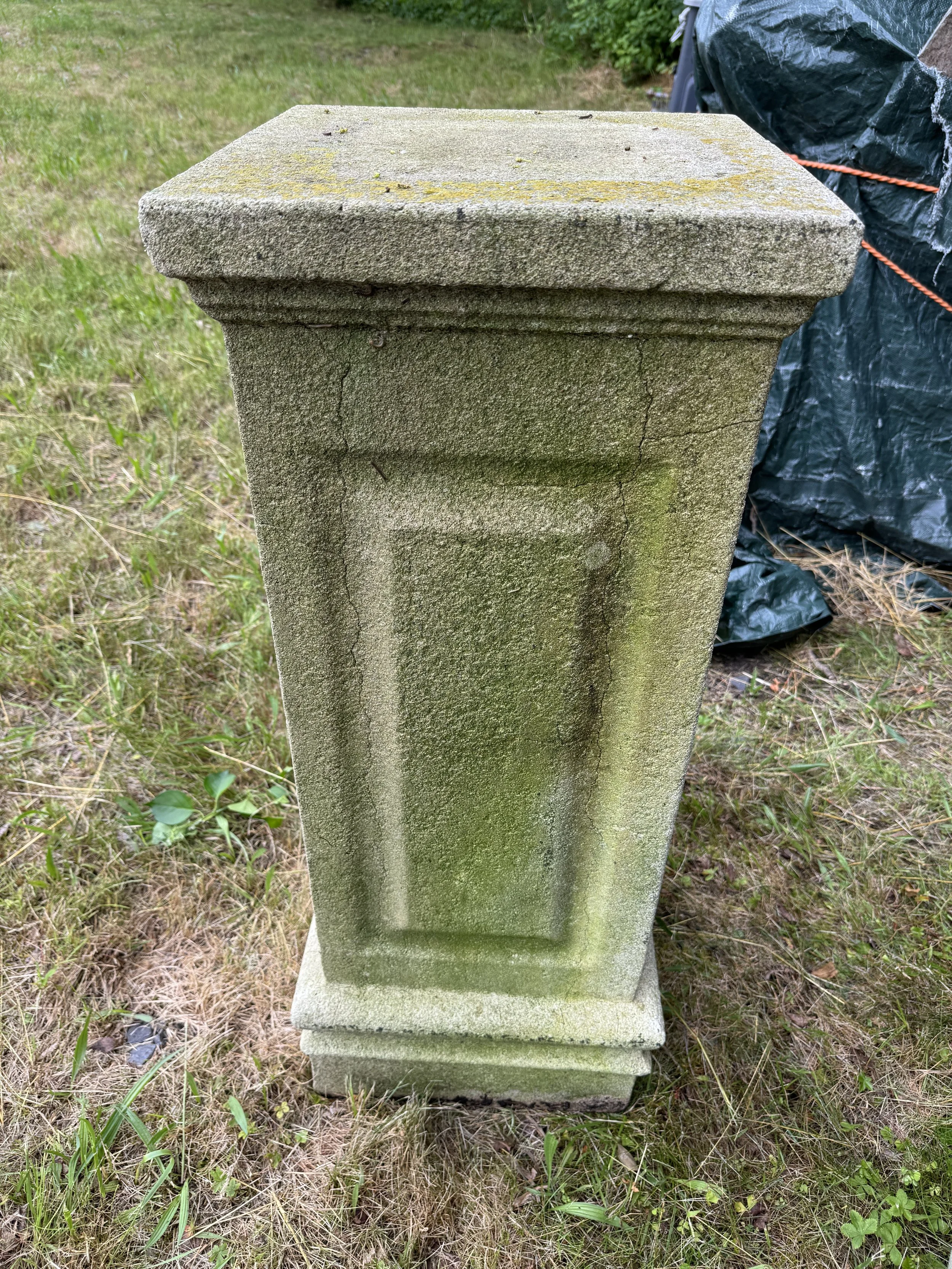 Cement Pedestal D143