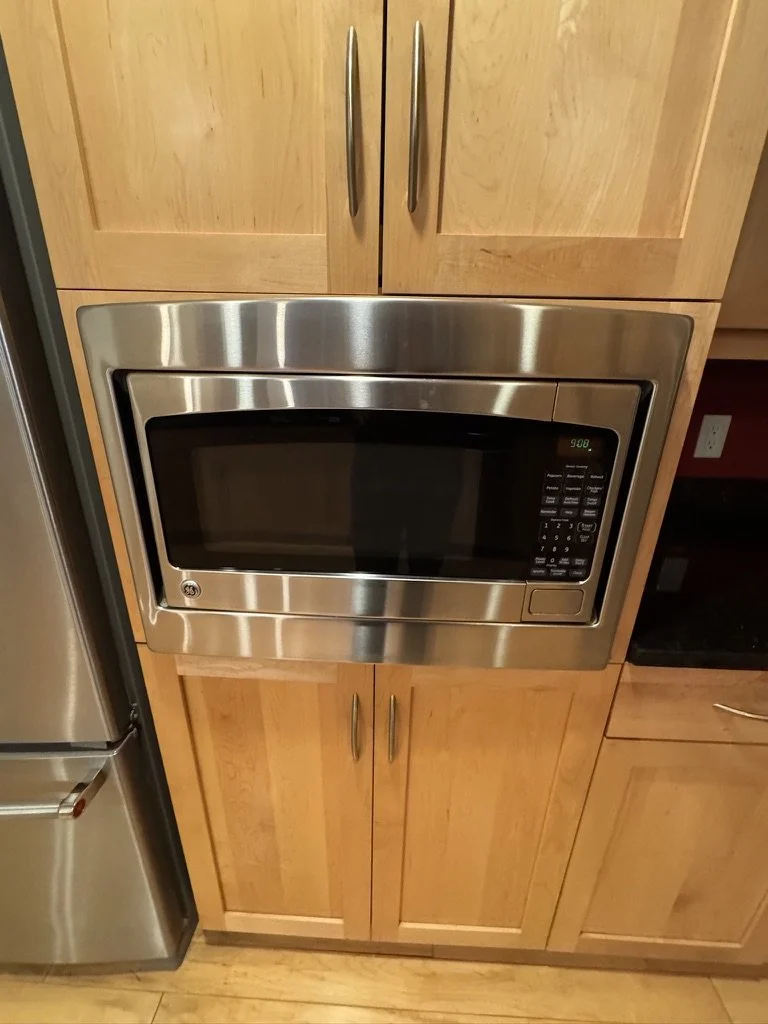 GE Countertop Microwave L650`