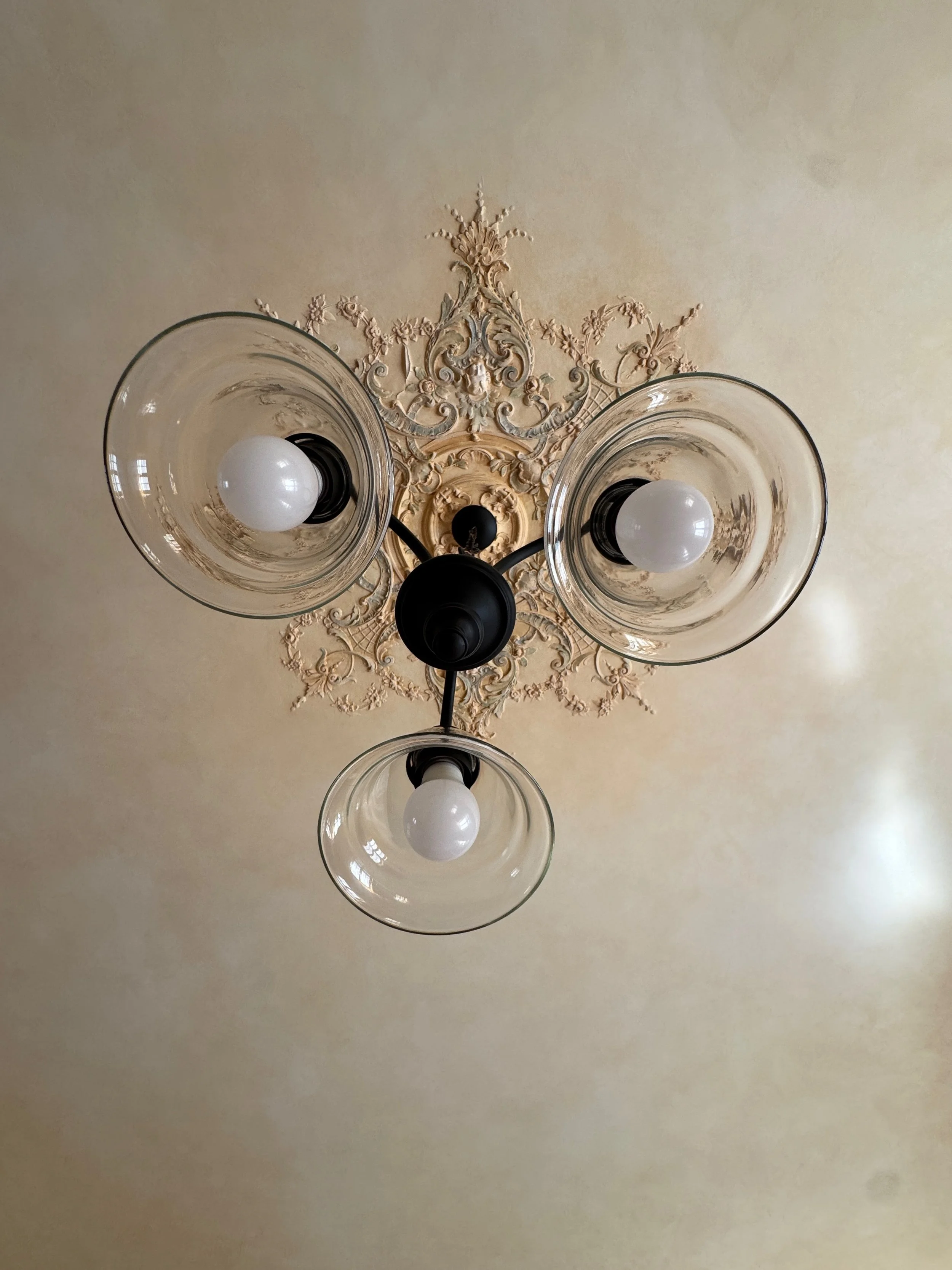 LIGHT LIV 01A.jpg