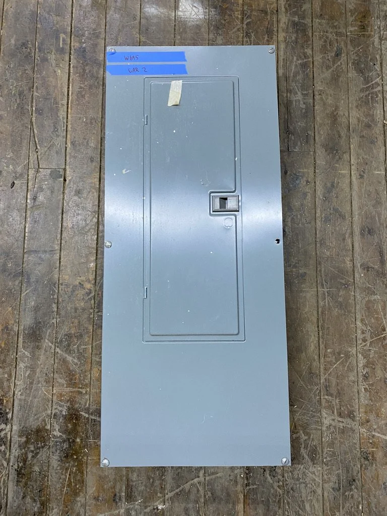 Square D 200 AMP Electric Box B W695