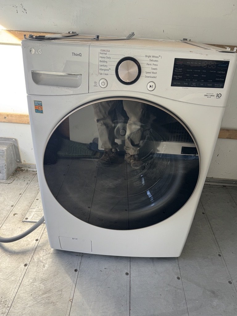 LG Washer and GAS Dryer Stackable set W184