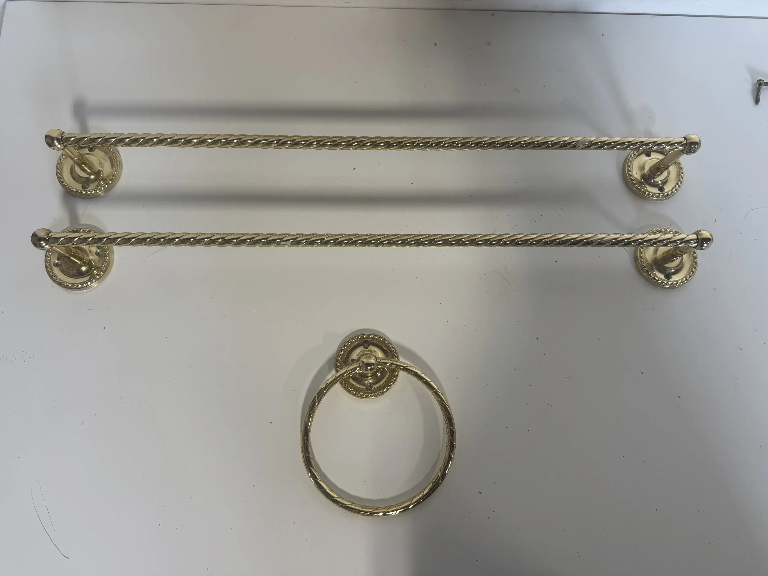 Brass Twisted Bath Accessory Z999 B