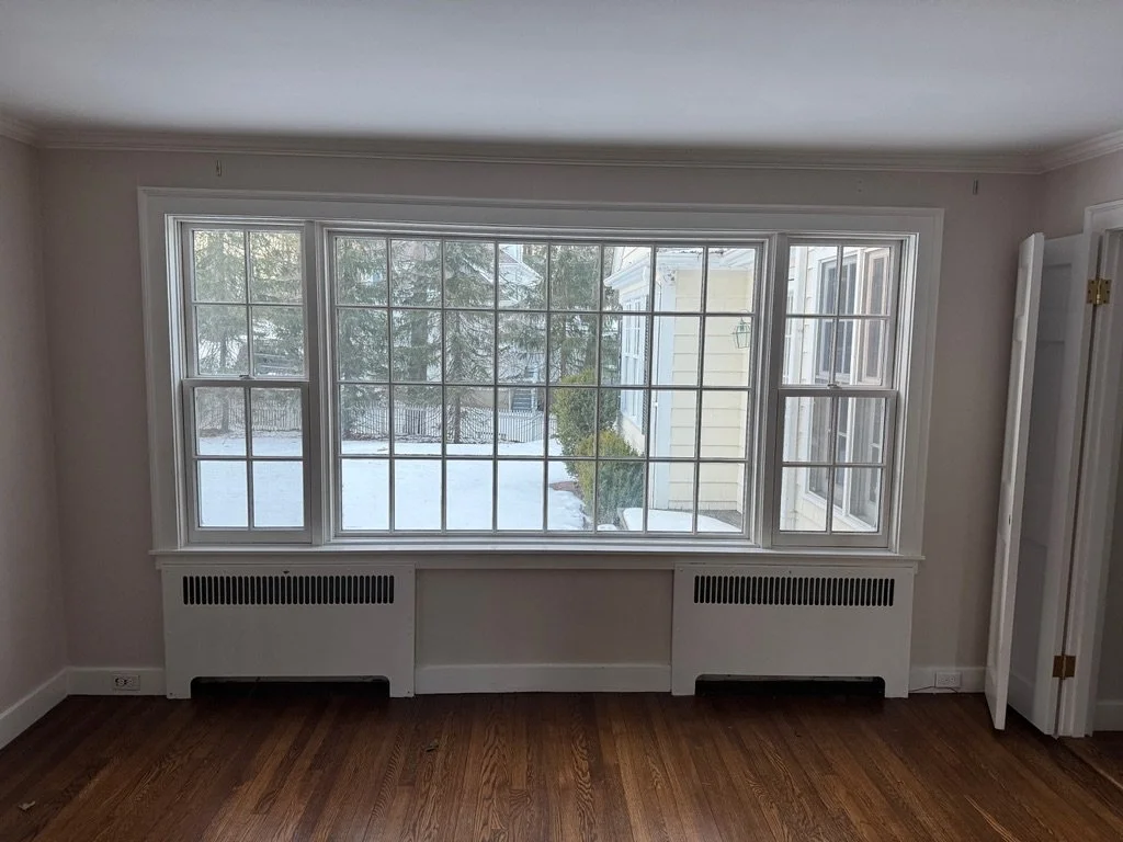 PELLA Fixed panel w double hung window W535