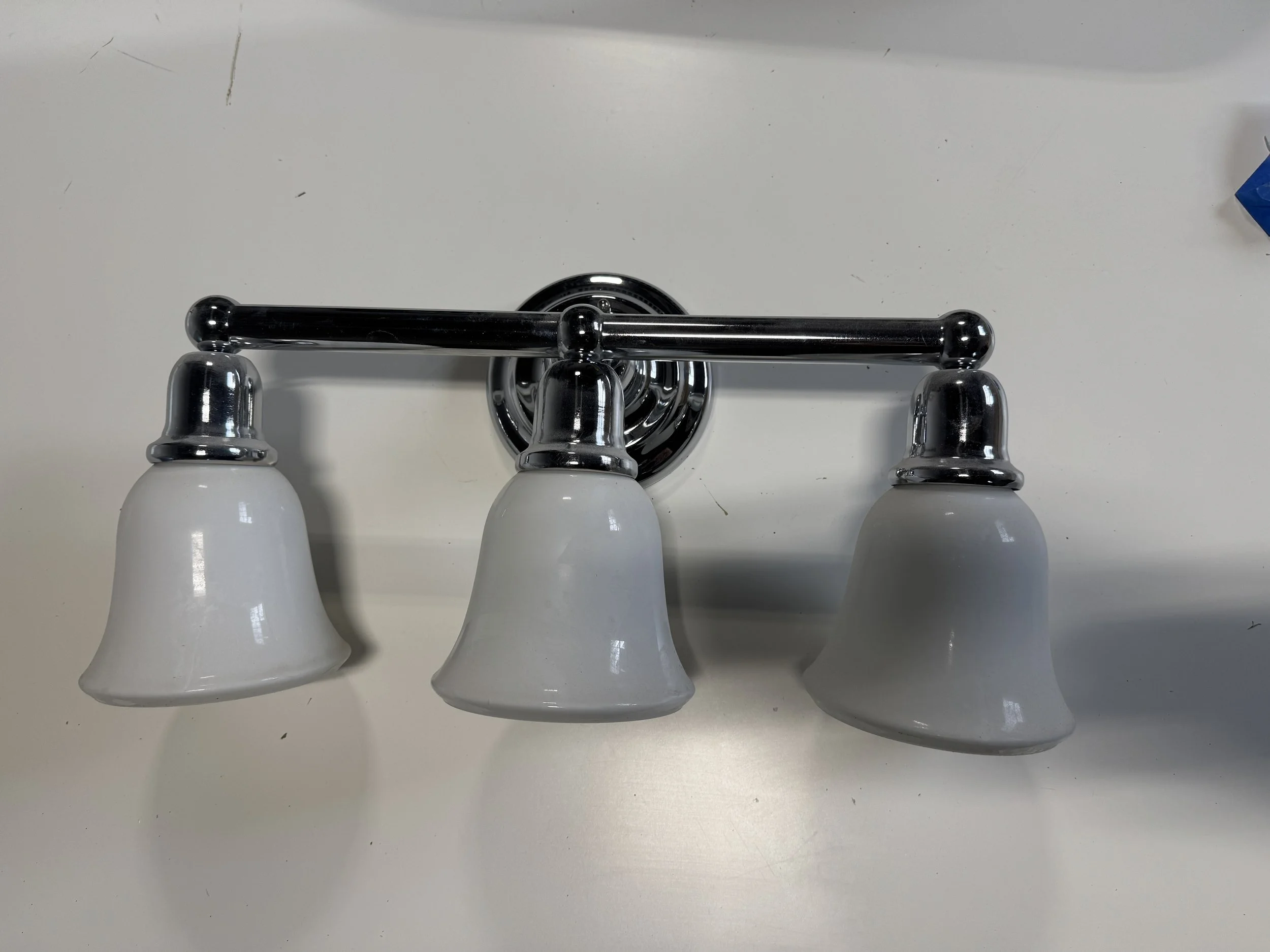 BEL AIR CHROME 3-LIGHT BATH VANITY W680