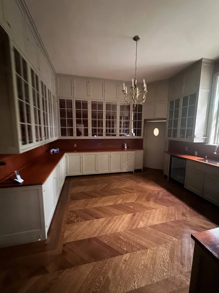 Reclaimed Kitchen Base Cabinets B333 b.jpg
