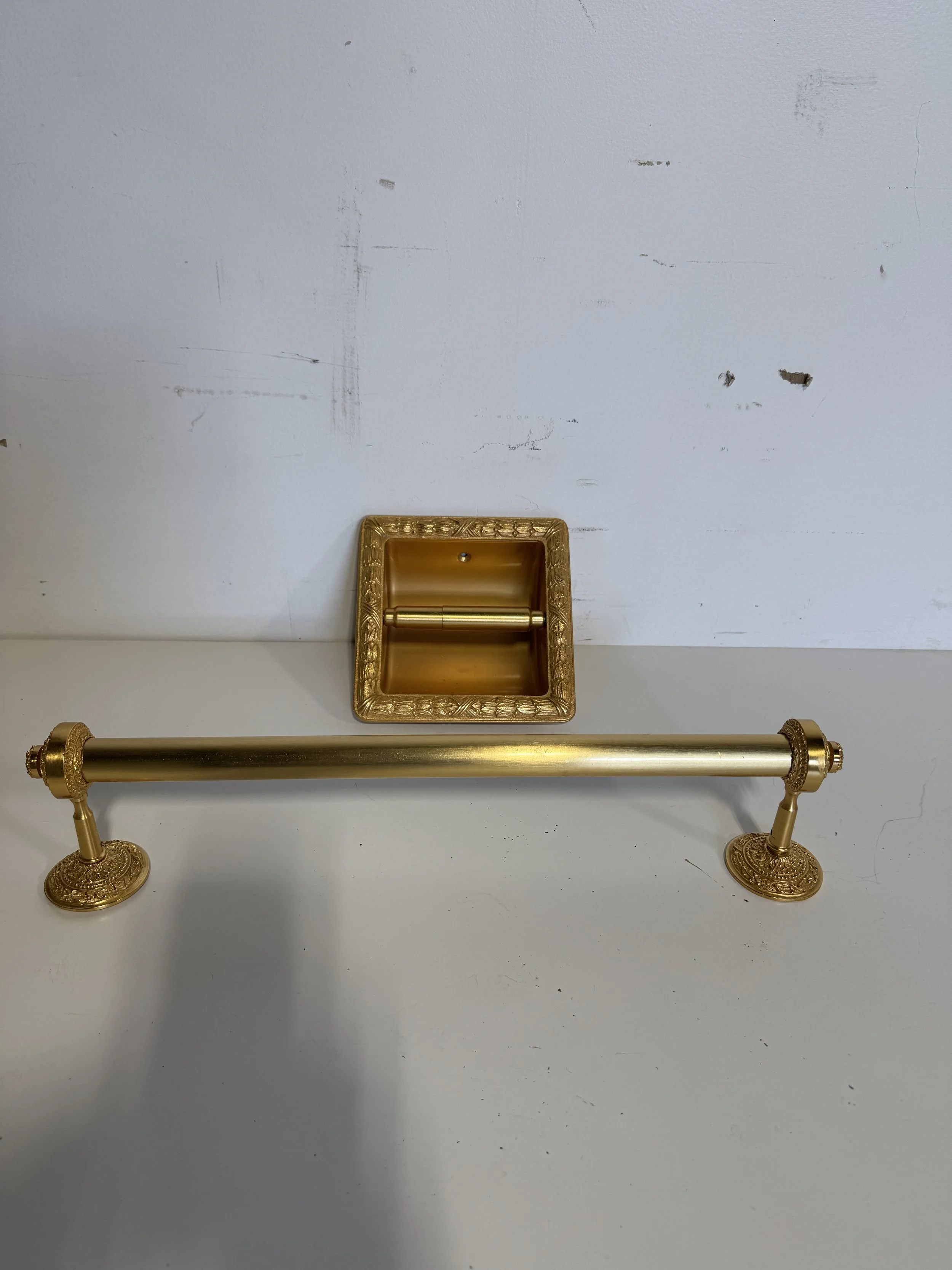 Gold Finish Bath Accessory Set W309 Set A