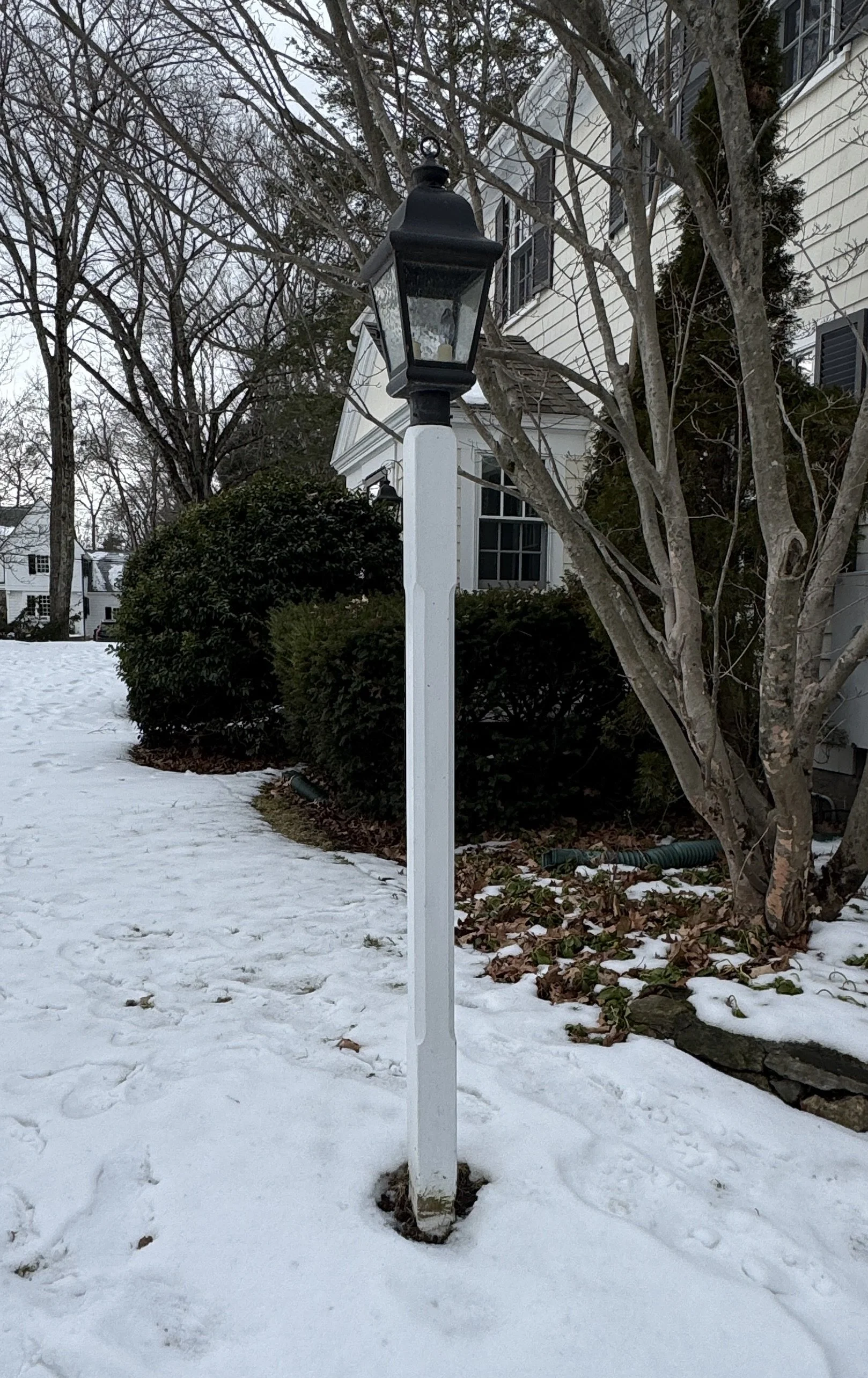 Black Post Lamp W535