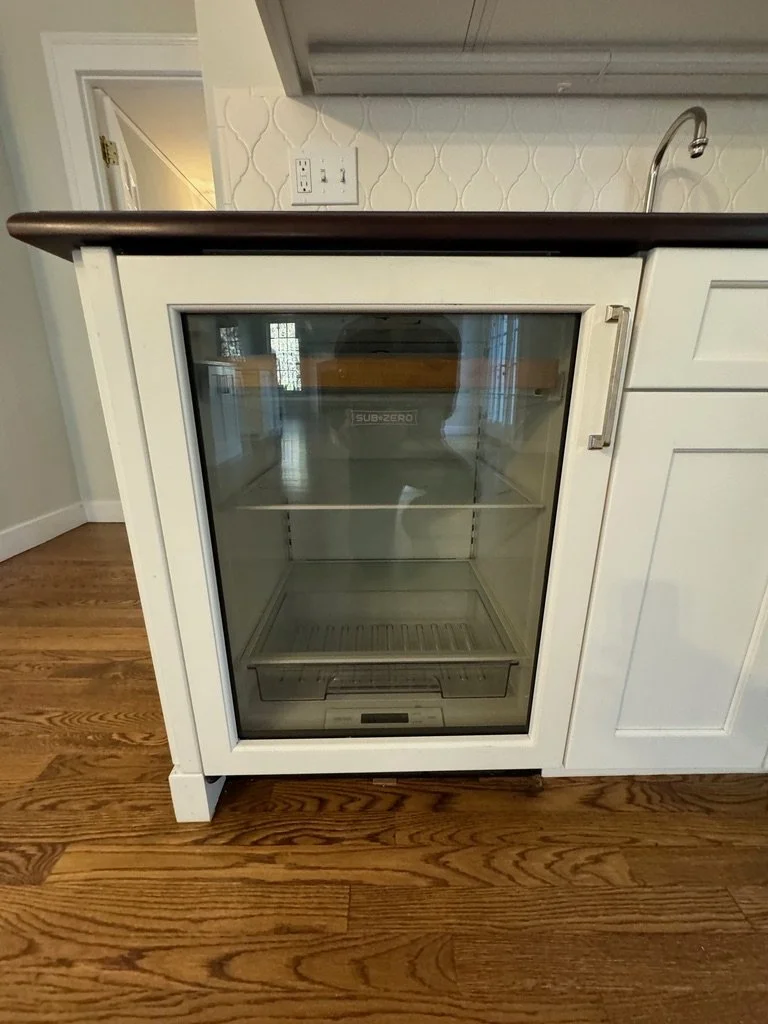 SubZero Undercounter Beverage refrigerator W5353