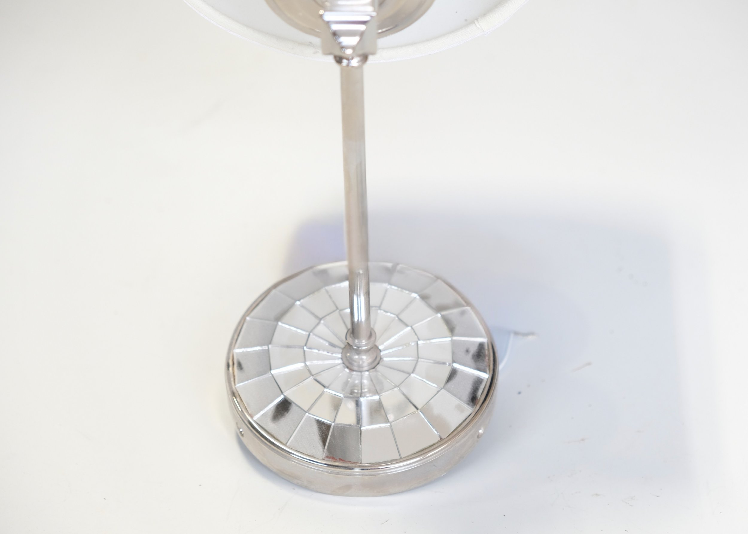 LIGHT 16-W184 - 2.jpg