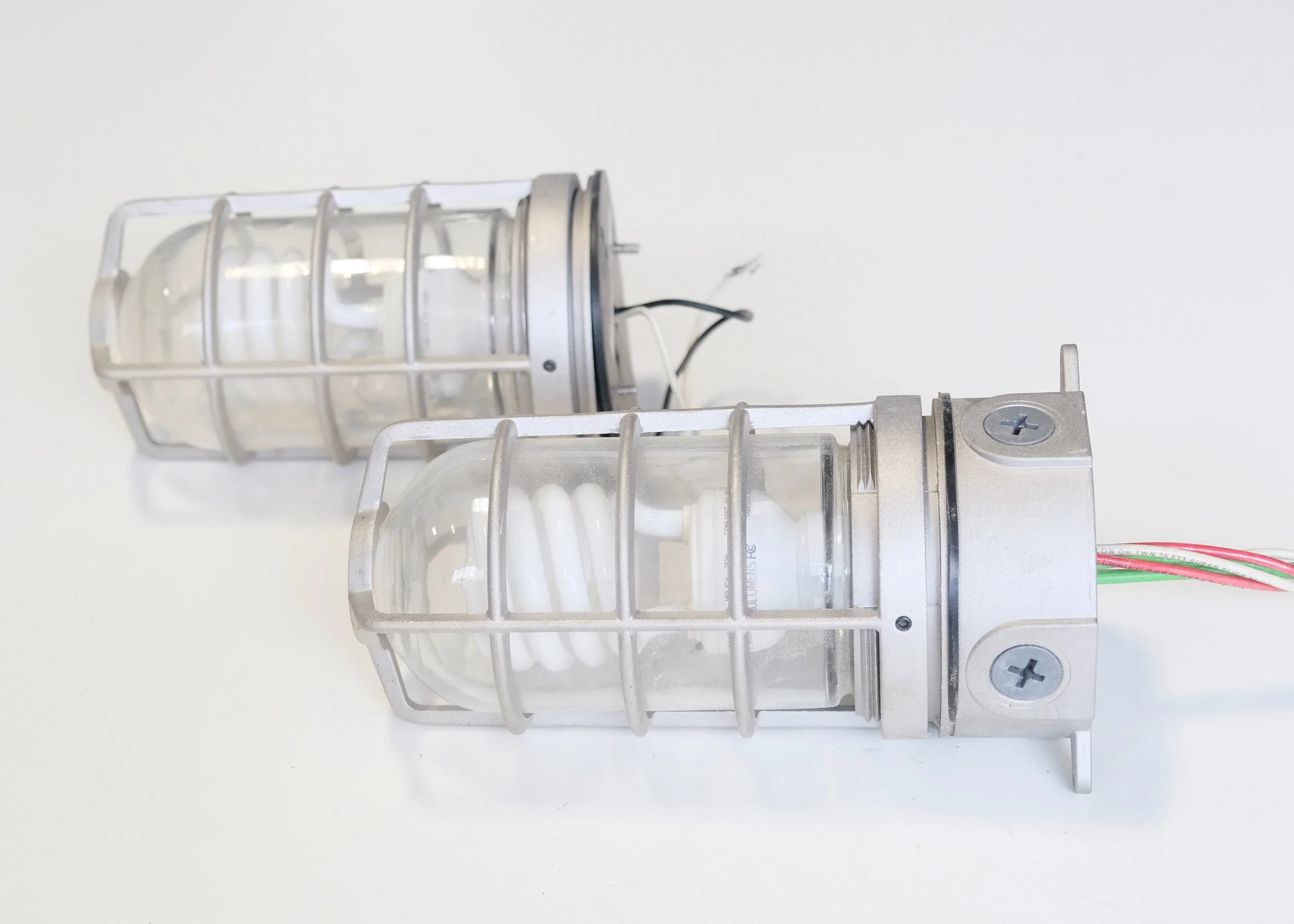 LIGHT 17-W184 - 1.jpg