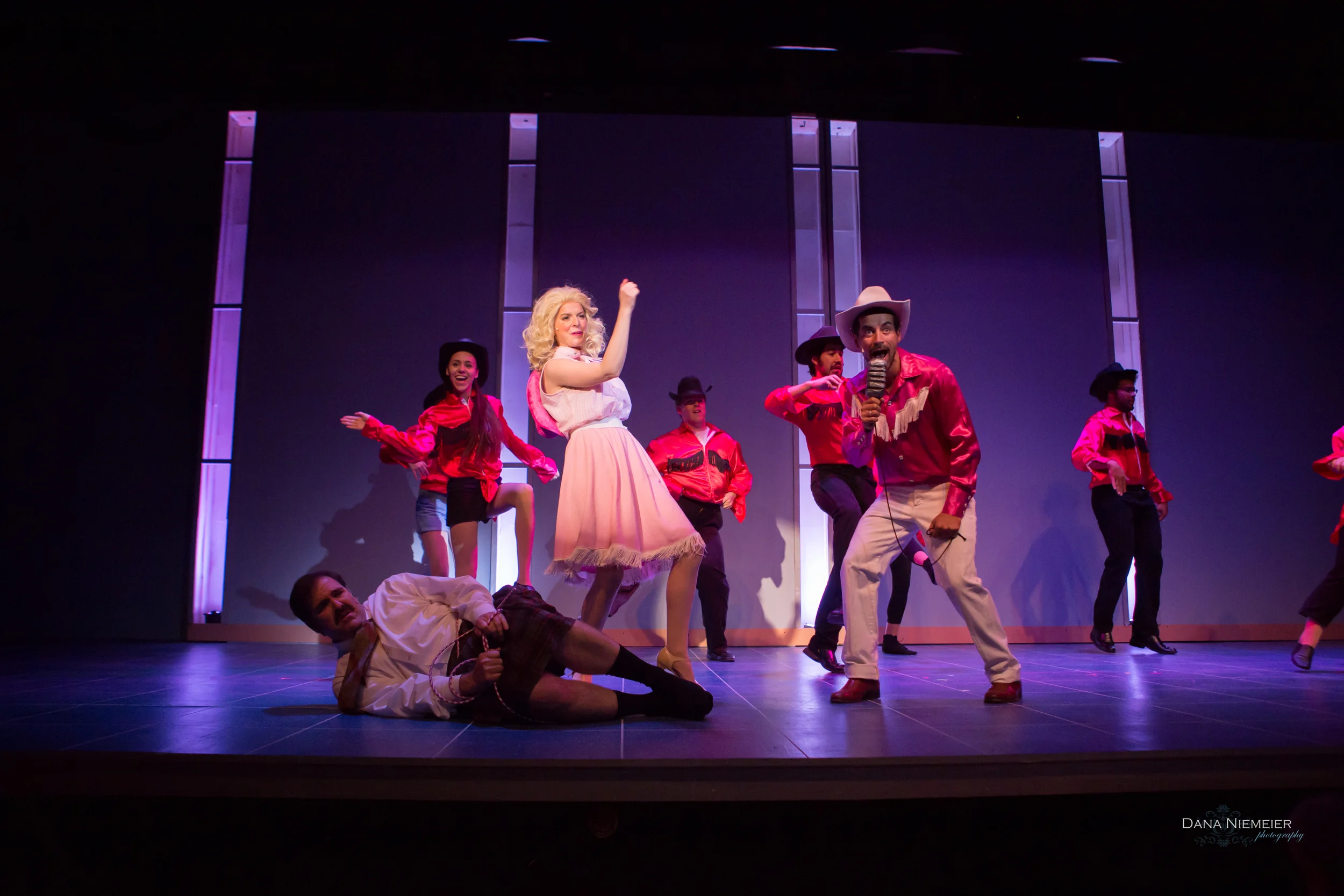 9 to 5: the Musical -Scenic and Lighting Design
