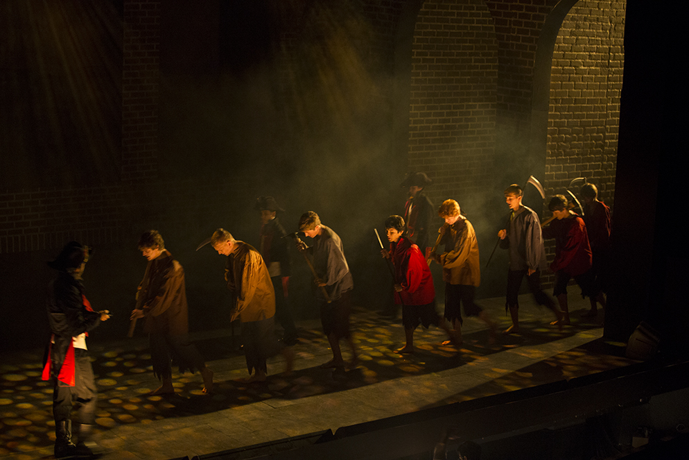 Les Misérables Student Edition - Scenic and Lighting Design