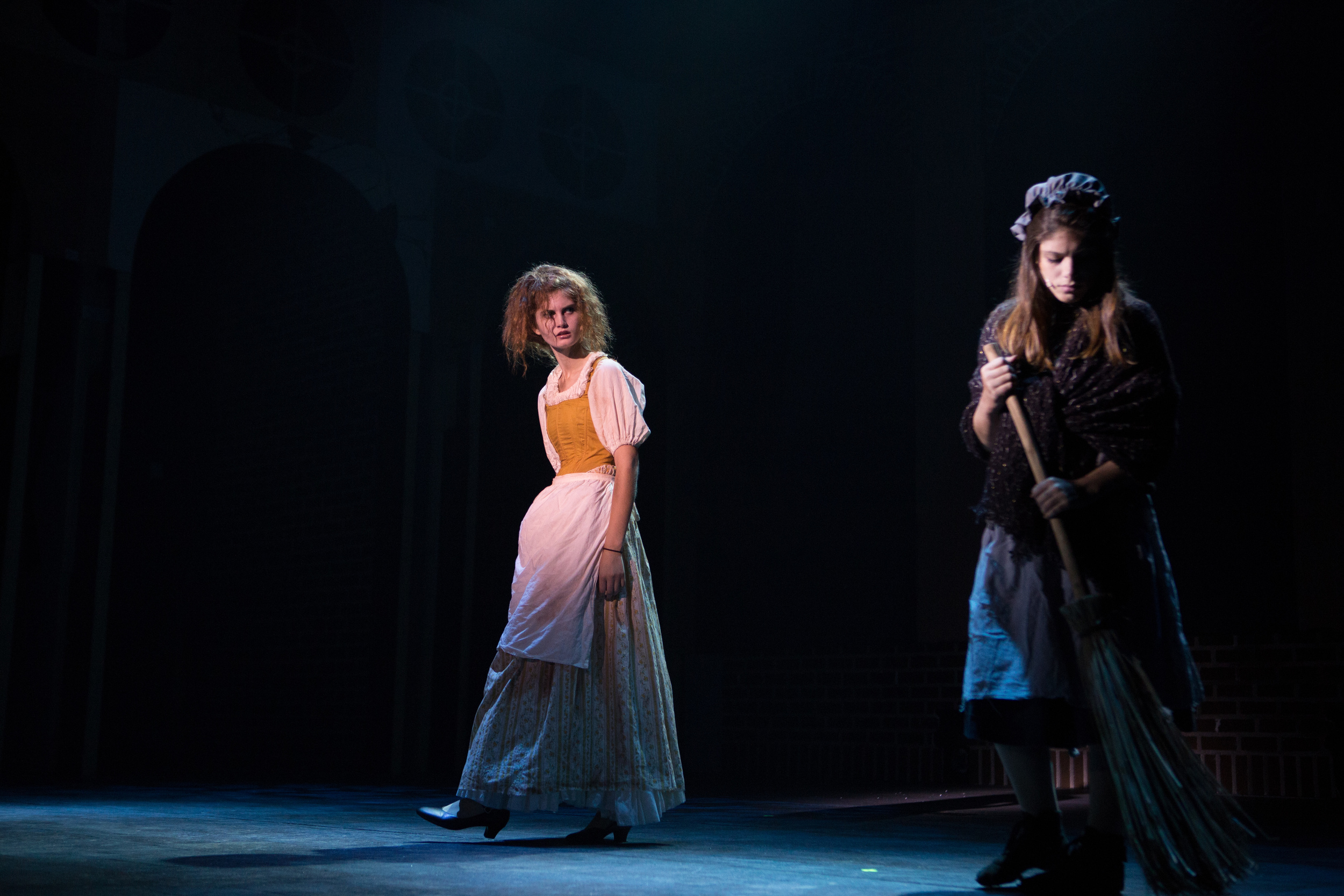 Les Misérables Student Edition - Scenic and Lighting Design