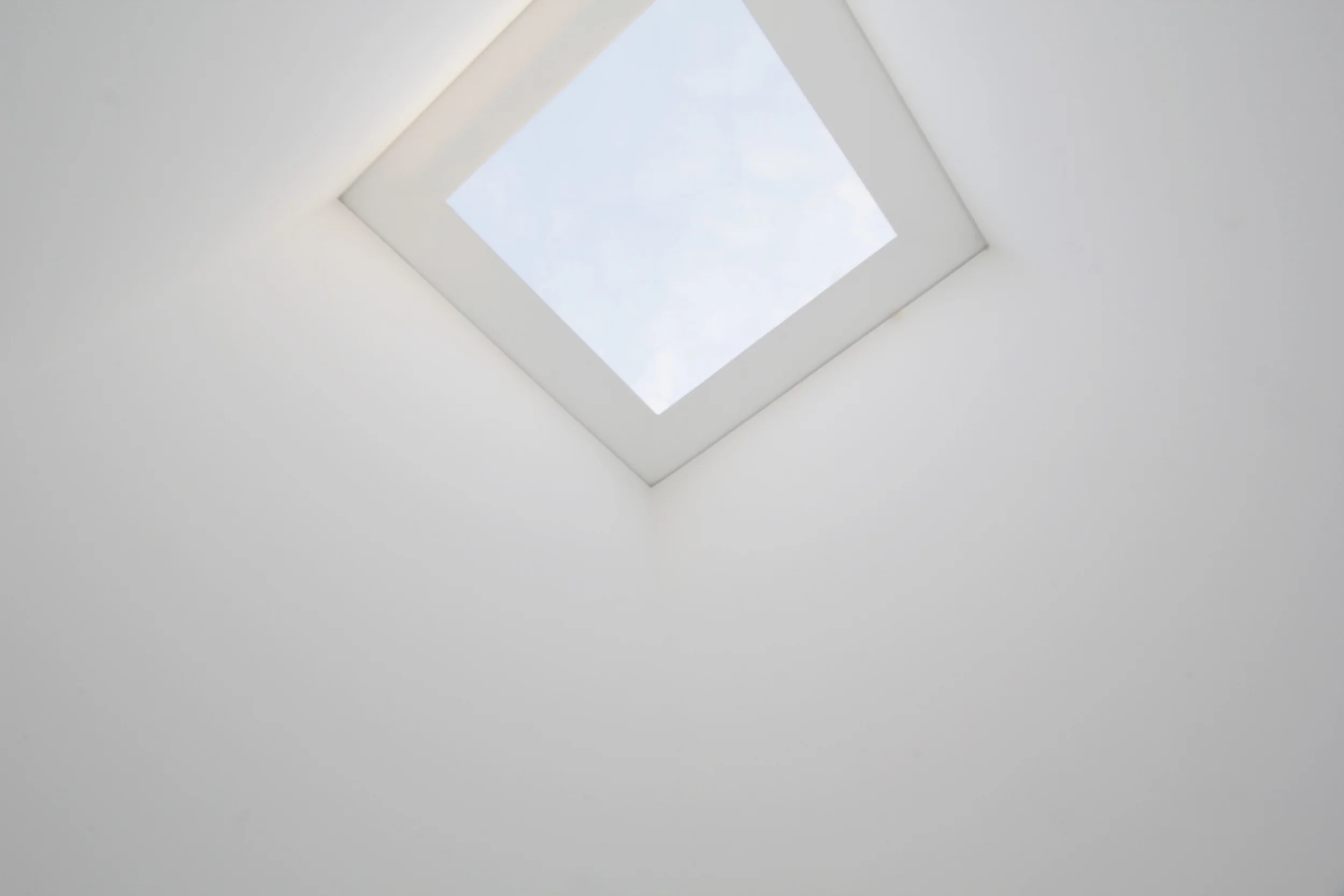 Sky Space I Varese, 1976. James Turrell ; Overhead Portal Cut.