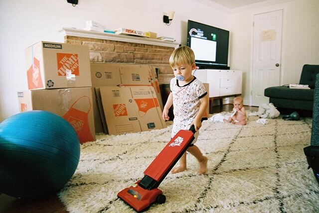 Ha! I just found this gem ❤️ a peek into our process of moving out of our home. This was the first time I had ever moved a whole family home. It&rsquo;s a lot of work. Finn is only two here. I picked up my camera to document my helper! 
#filmphotogra