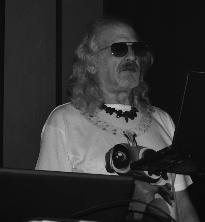 Weekend at Gin Palace