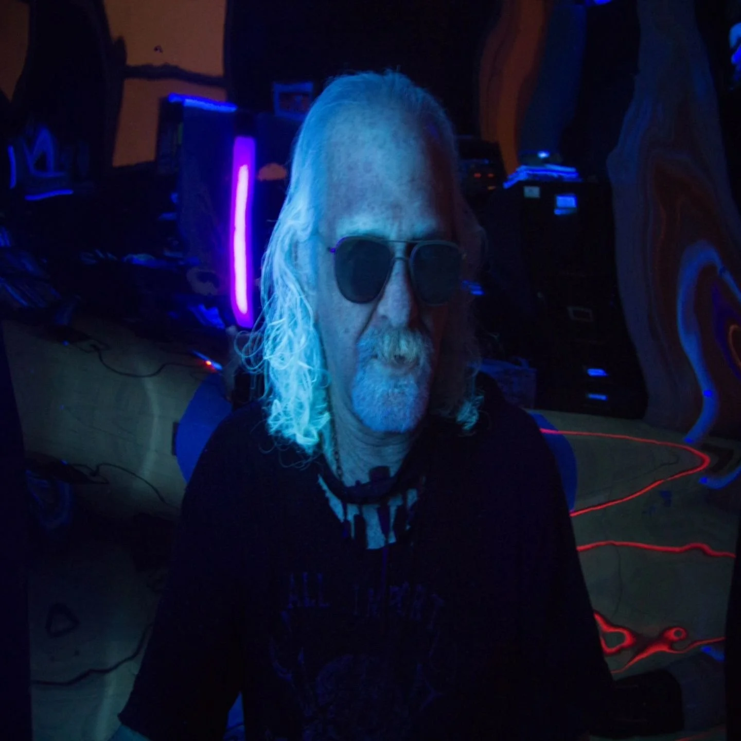 My complete live mix from the @psychedelic_assembly Thank You MDMA party held on 7/19/24 is now up on my @mixcloud page (see my link.tree in bio). It was taken directly from the mixer and sounds great.

I will be back on the decks for the 1st time si
