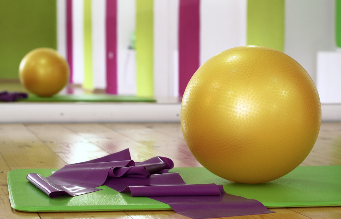 swiss-ball-and-mat.png