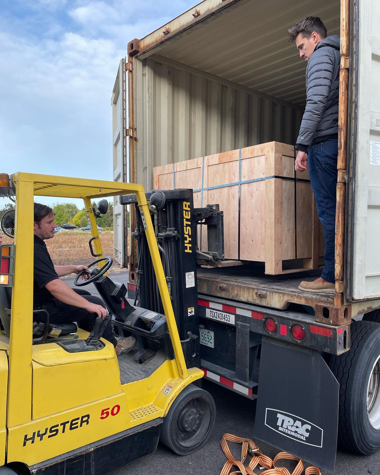 New BreadBots arrived at our Walla Walla warehouse this week! Soon they will be relocated to their grocery store homes. Stay tuned!

 #foodtech #freshbread