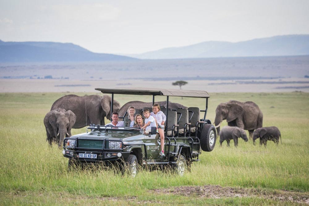 Private-Safari-family-game-drive-with-Specialised-Safaris.jpg
