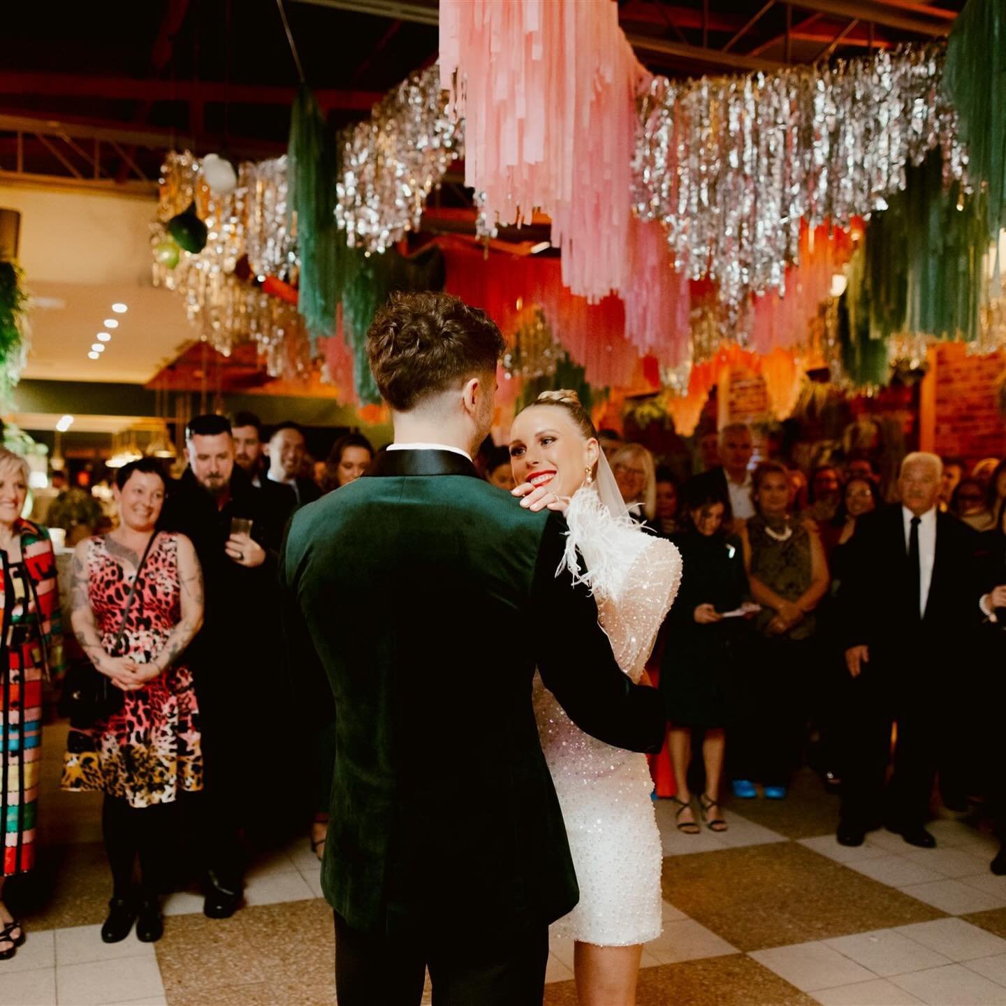 When the bride is a dancer you know the first dance is going to be one to remember &amp; the dance floor will be bumping❣️❣️

Photographer: @[17841400780630705:@madelinekatephotography] 
Florist: @[17841405221515751:@urbanantidote] 
Cake: @[178414031