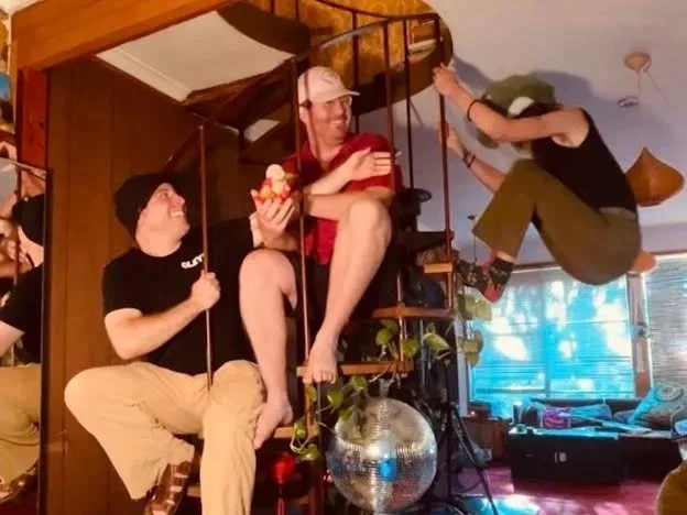 Lewi &amp; The Jets &amp; Megan Kennedy