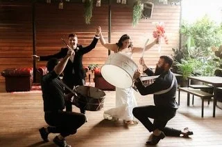 Now that&rsquo;s how you get the party started! What an entrance!

Photogrpaher: @nikkimccronephotography
Videographer:  @downtheroad_weddings 
Reception venue: @pohevents
Florist:  @urbanantidote
Aerial: @banginhangins
DJ &amp; Drums: @zaffetroyale
