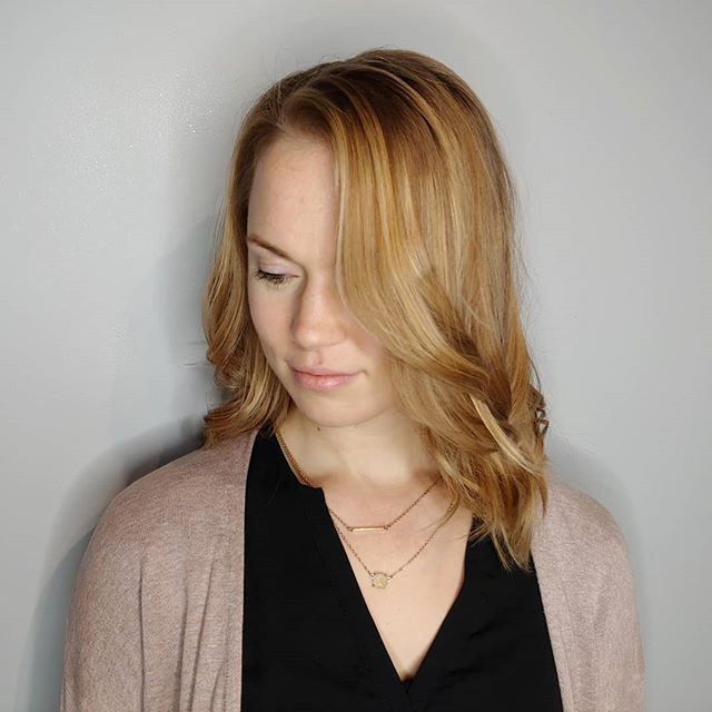 We added some beautiful dimensional blonde to this gal for the holidays! .
.
.
#dimensionalblonde #arrojo #blondes #goldwellcolor #foils #color #holiday #holidayhair